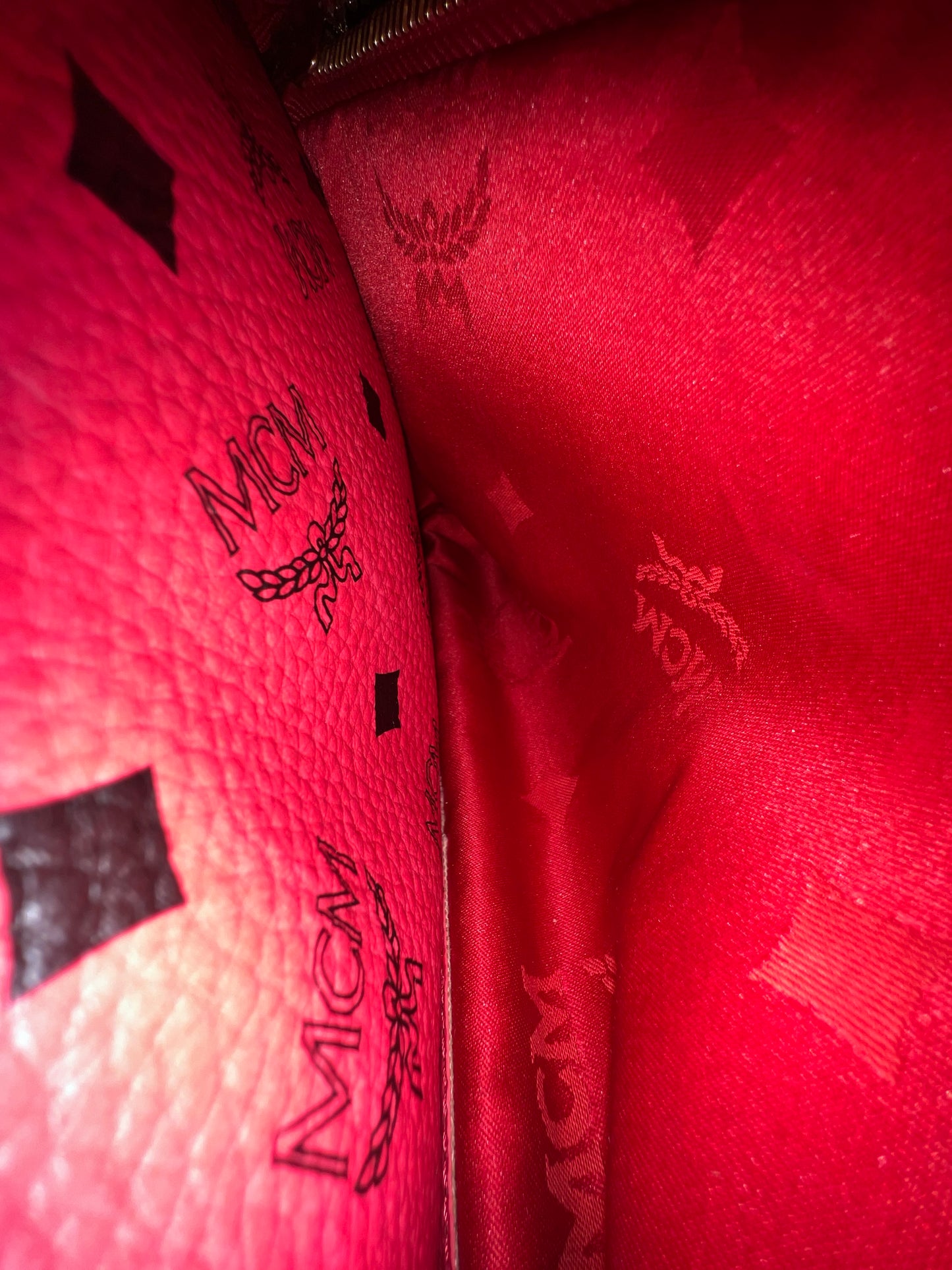 MCM RED BAGPACK LTD