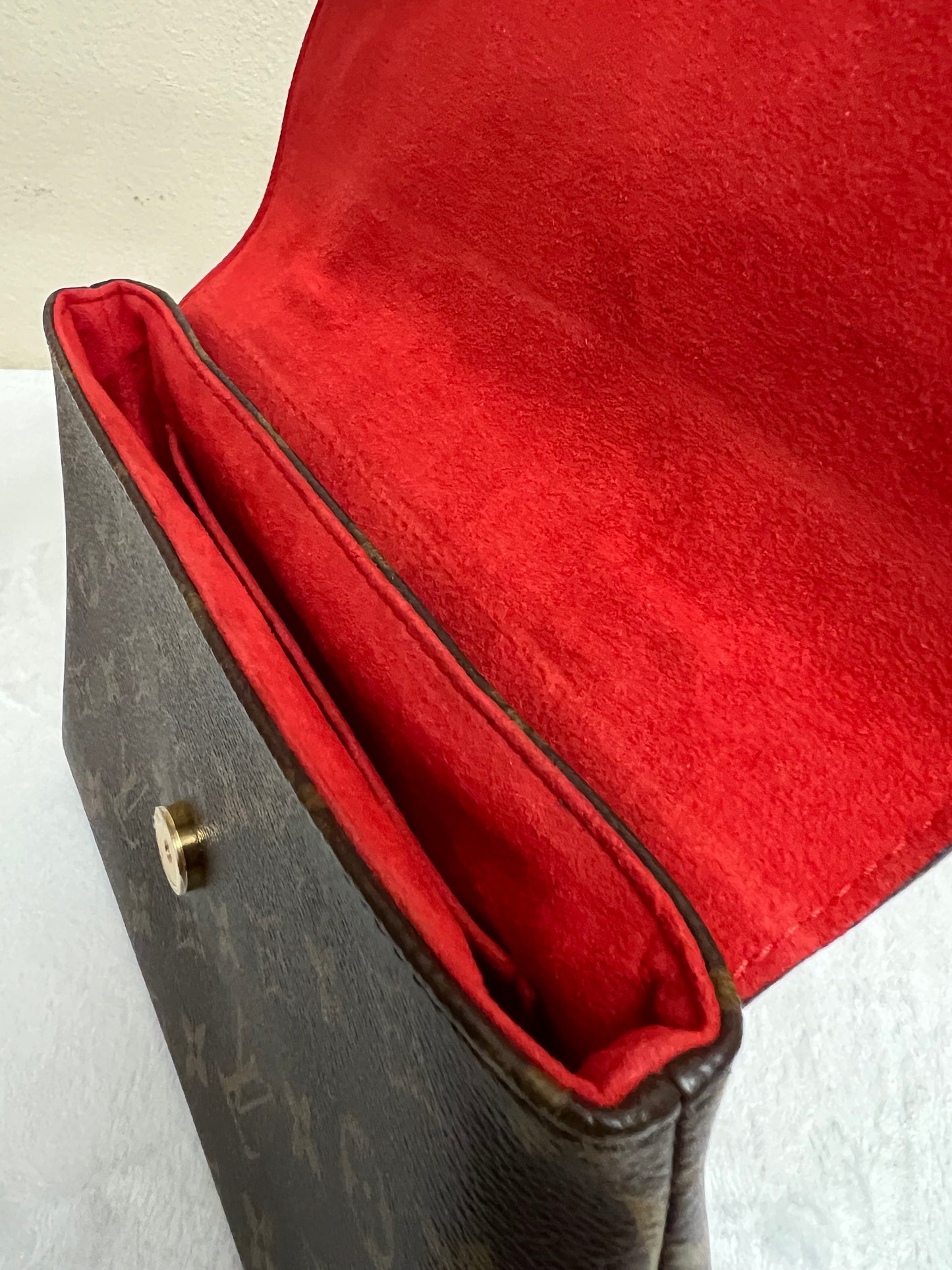 LOCKY BB RED