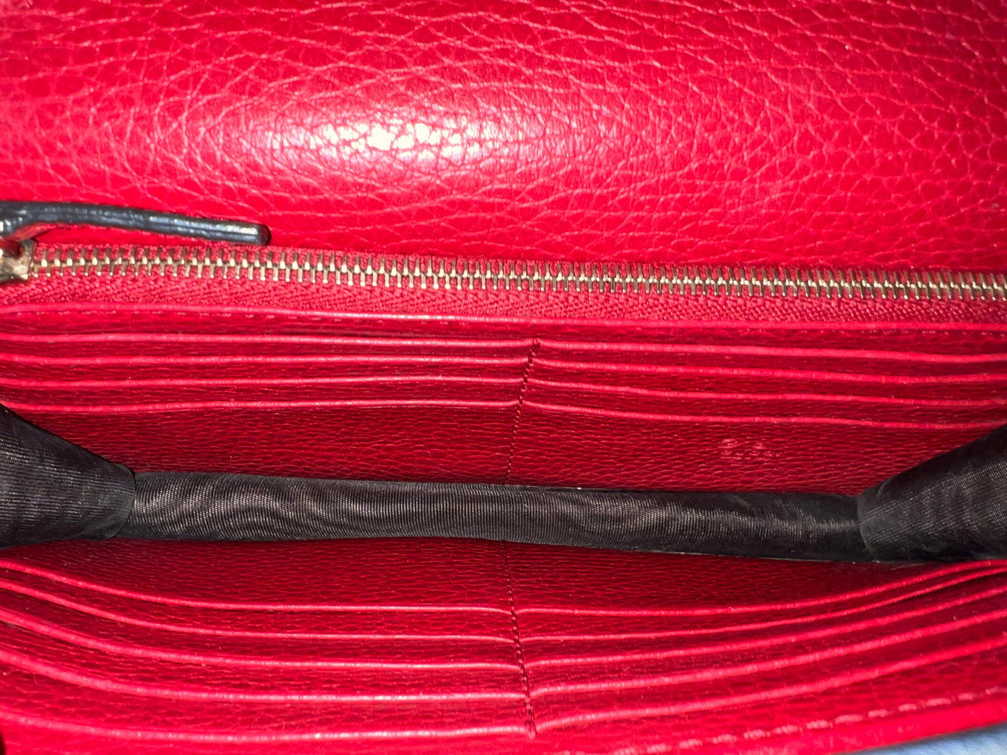 INTERLOCKING WALLET ON CHAIN