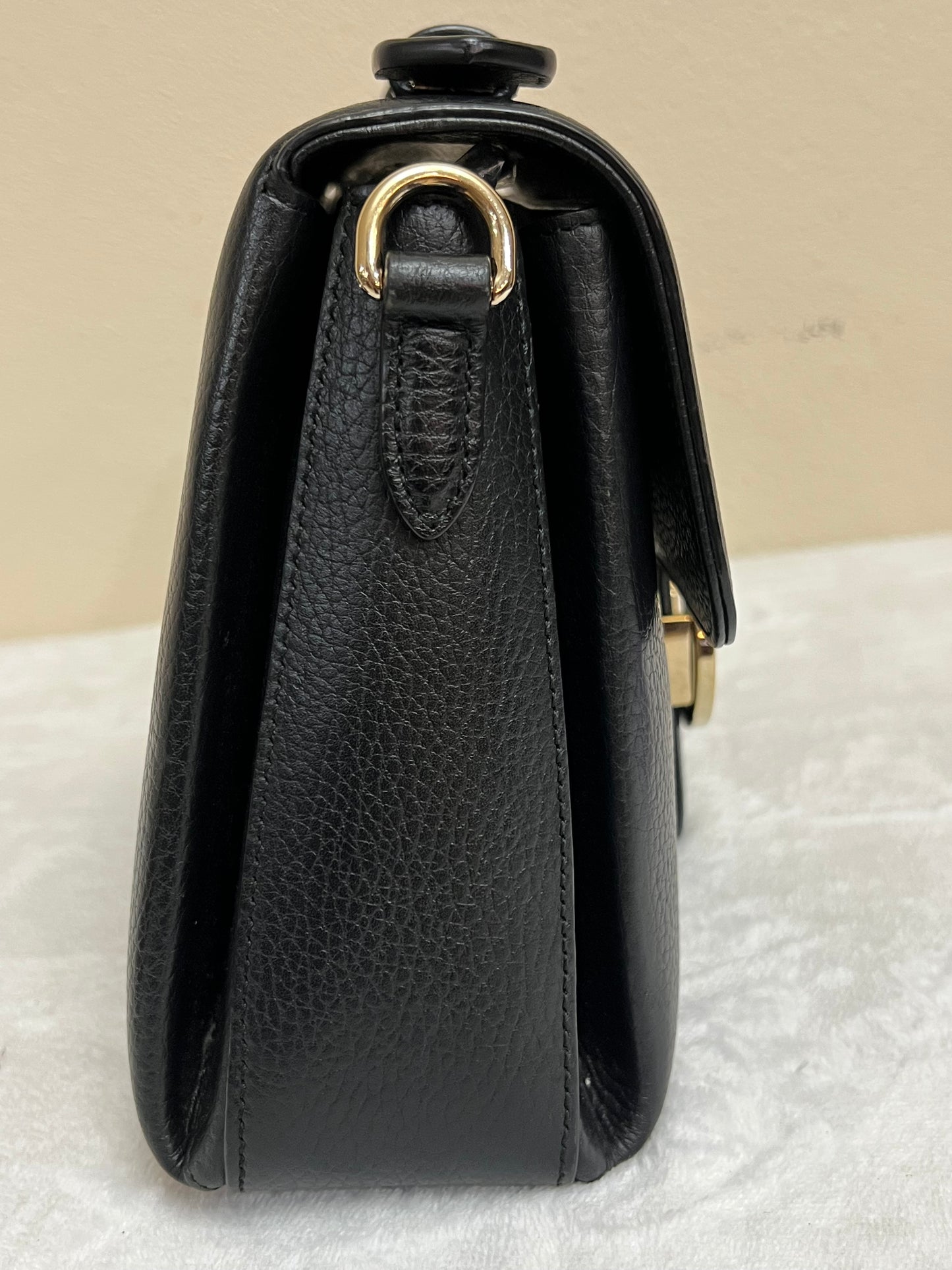 INTERLOCKING TOP HANDLE BLACK