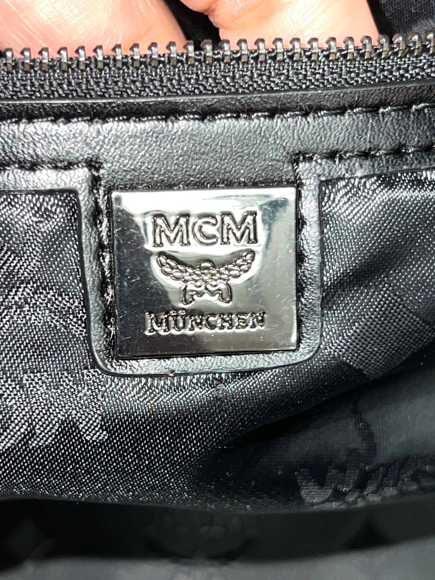 DUFFLE 45 BLACK ON BLACK