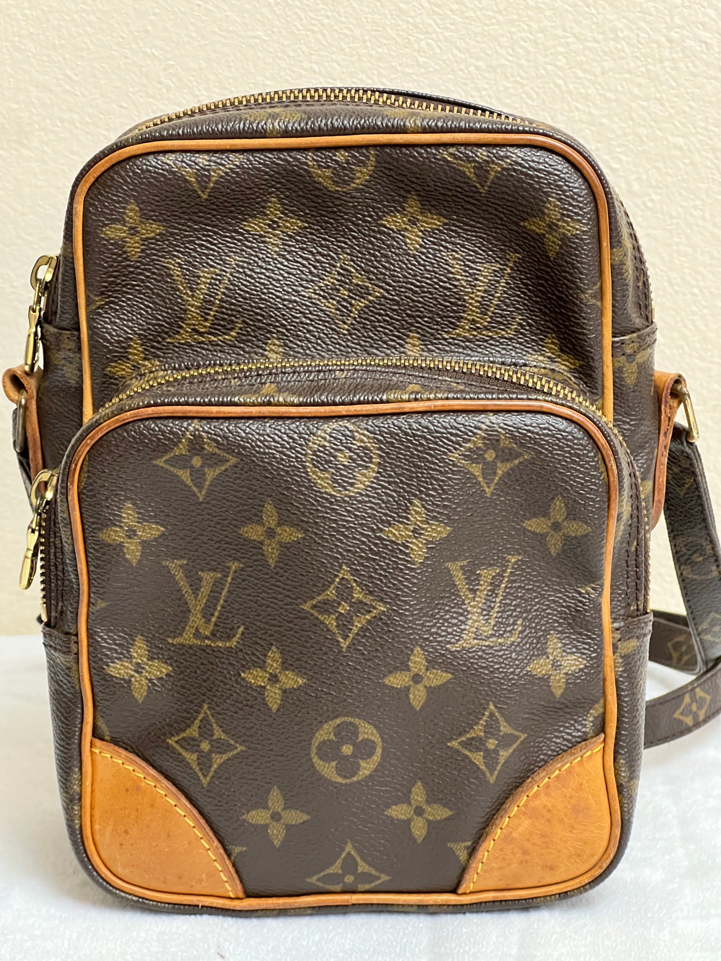 AMAZON CROSSBODY