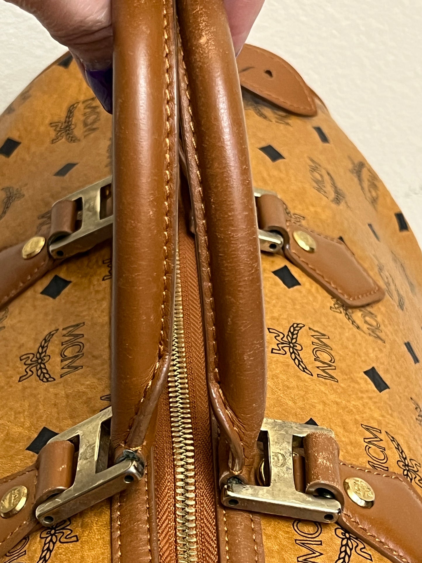 MCM DUFFLE 40 COGNAC
