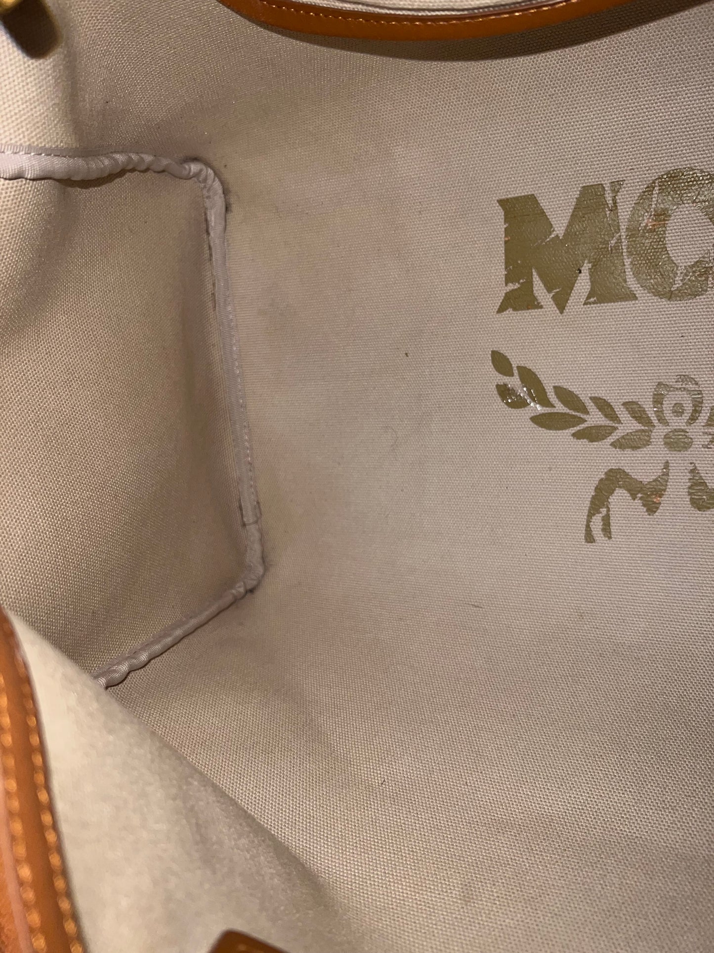 MCM DUFFLE 40 COGNAC