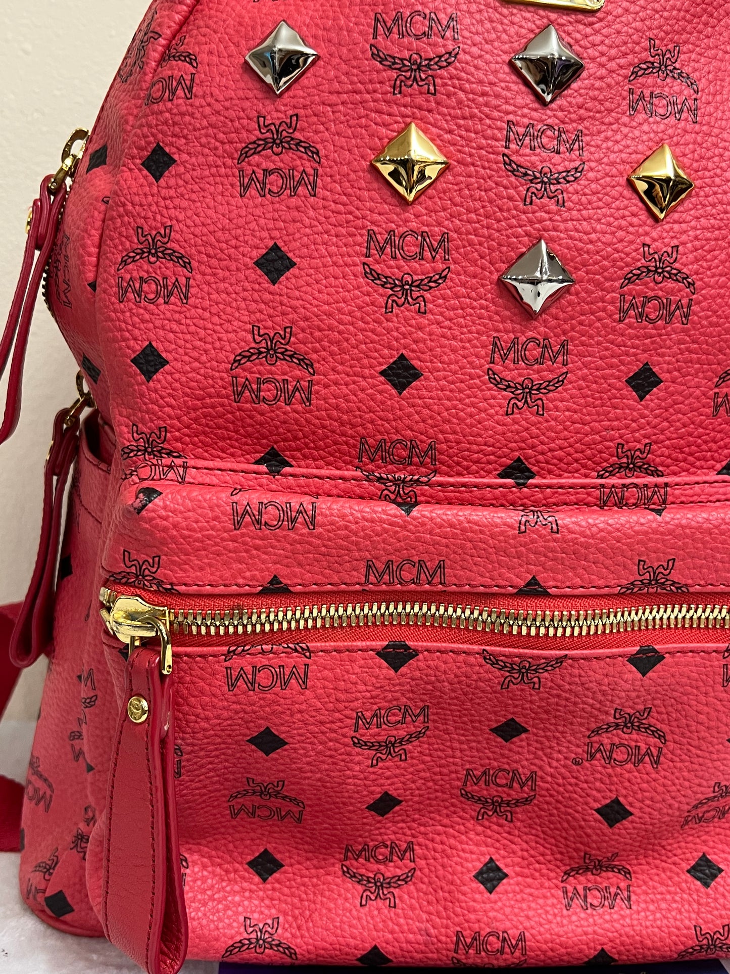MCM RED BAGPACK LTD