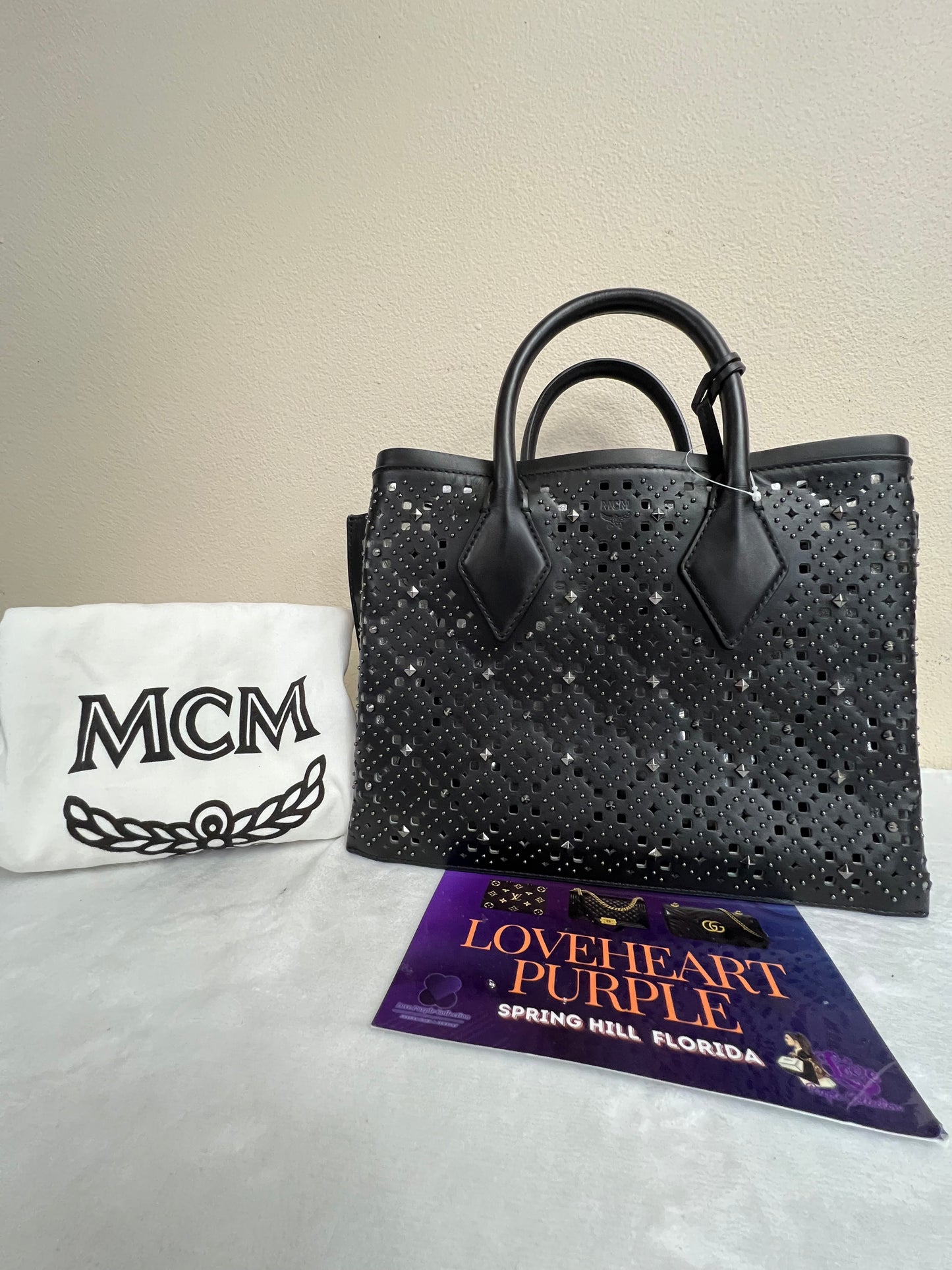 MCM PORFORATED TOTE BLACK