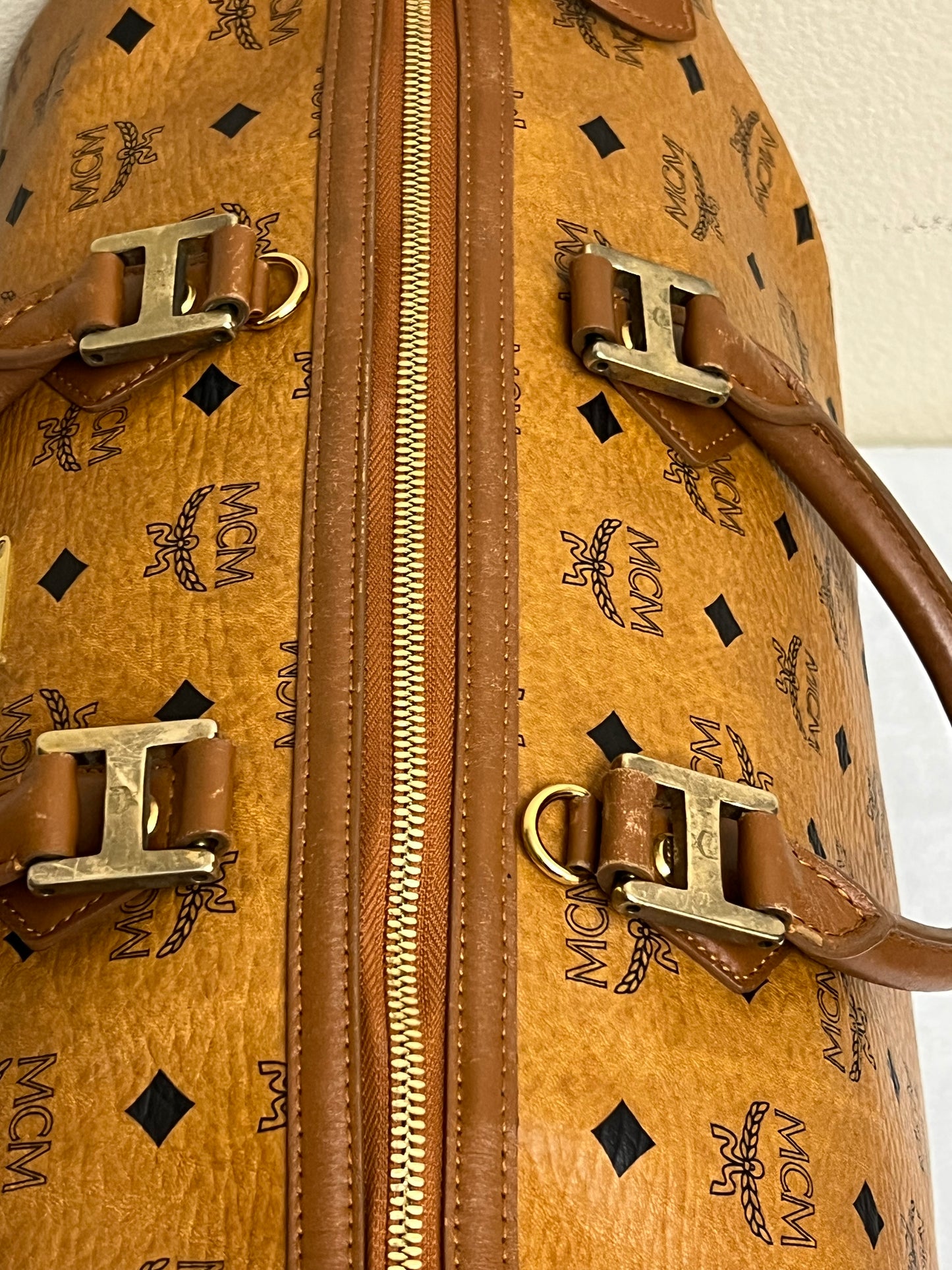 MCM DUFFLE 40 COGNAC