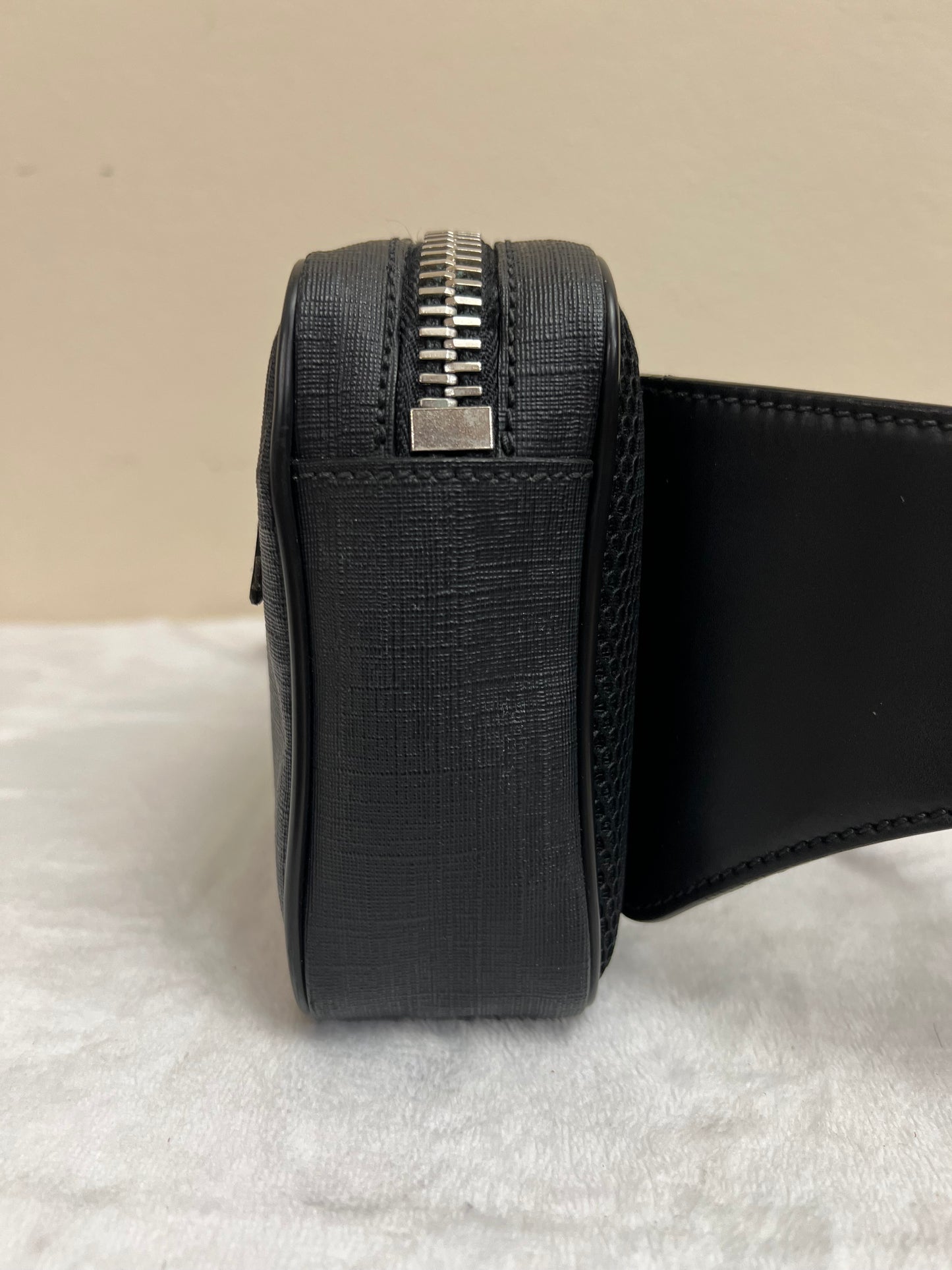 SUPREME BELTBAG