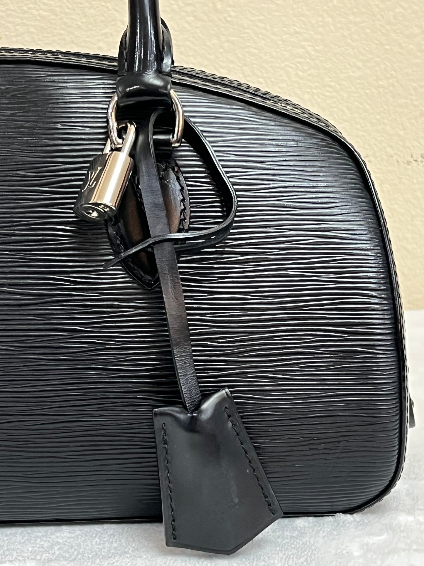 JASMINE EPI BLACK