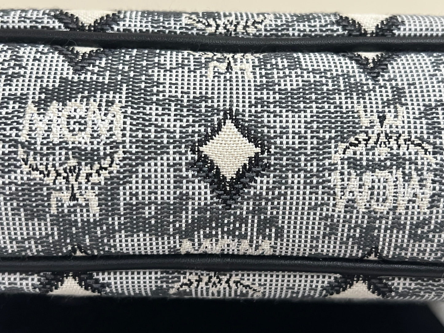 MCM AREN MESSENGER BAG