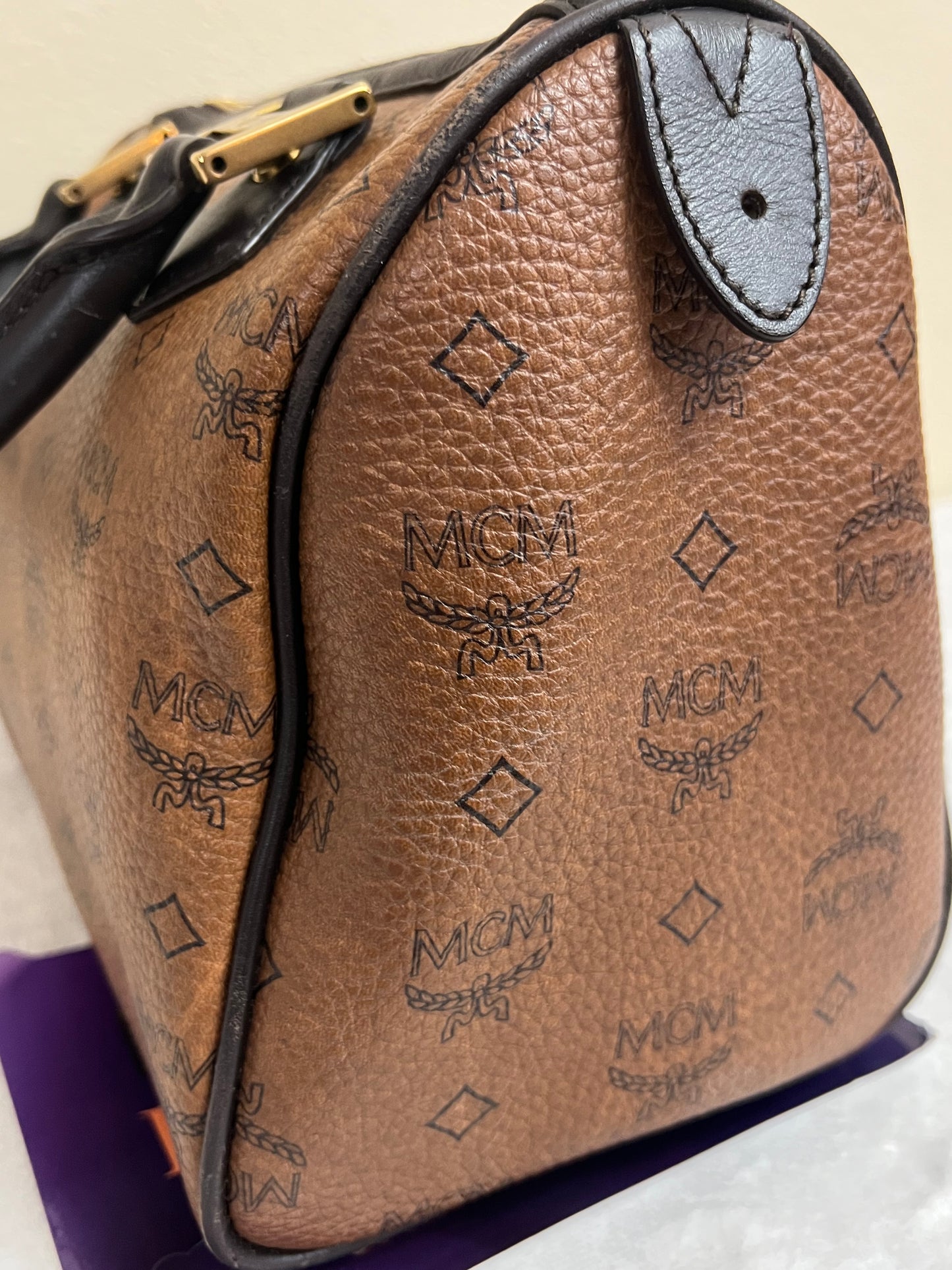 MCM BOSTON CHOCO 25 w/ BONE