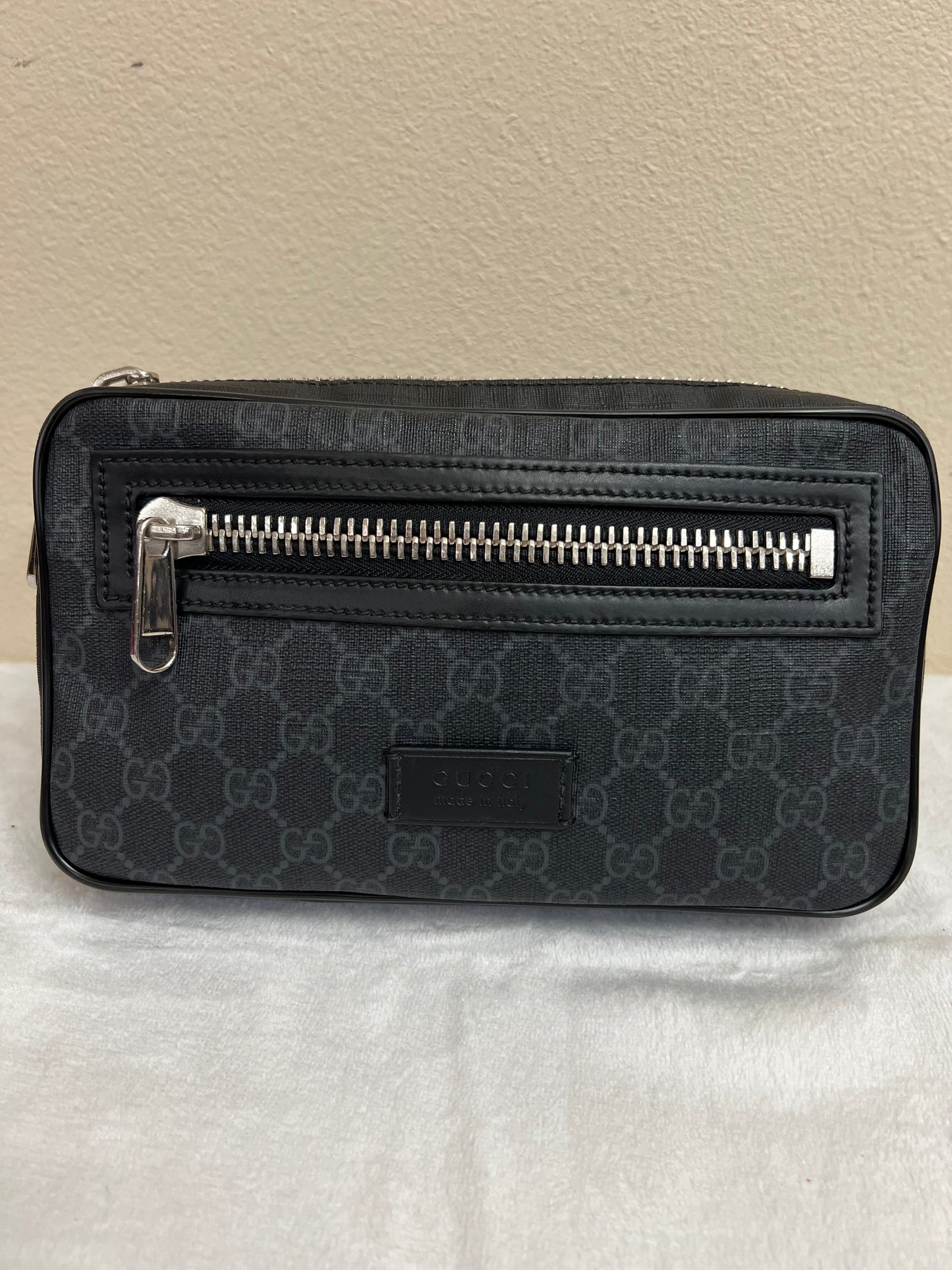 SUPREME BELTBAG