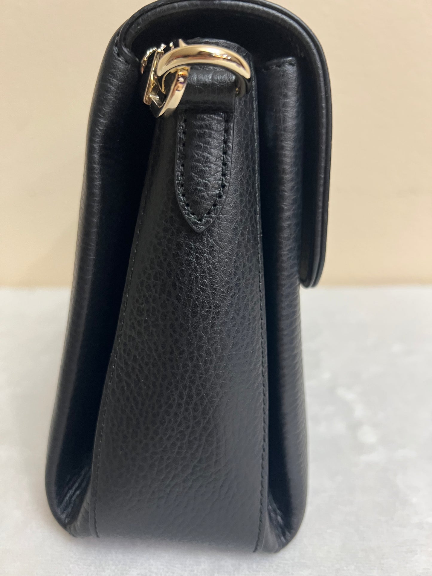 INTERLOCKING BLACK SHW 2