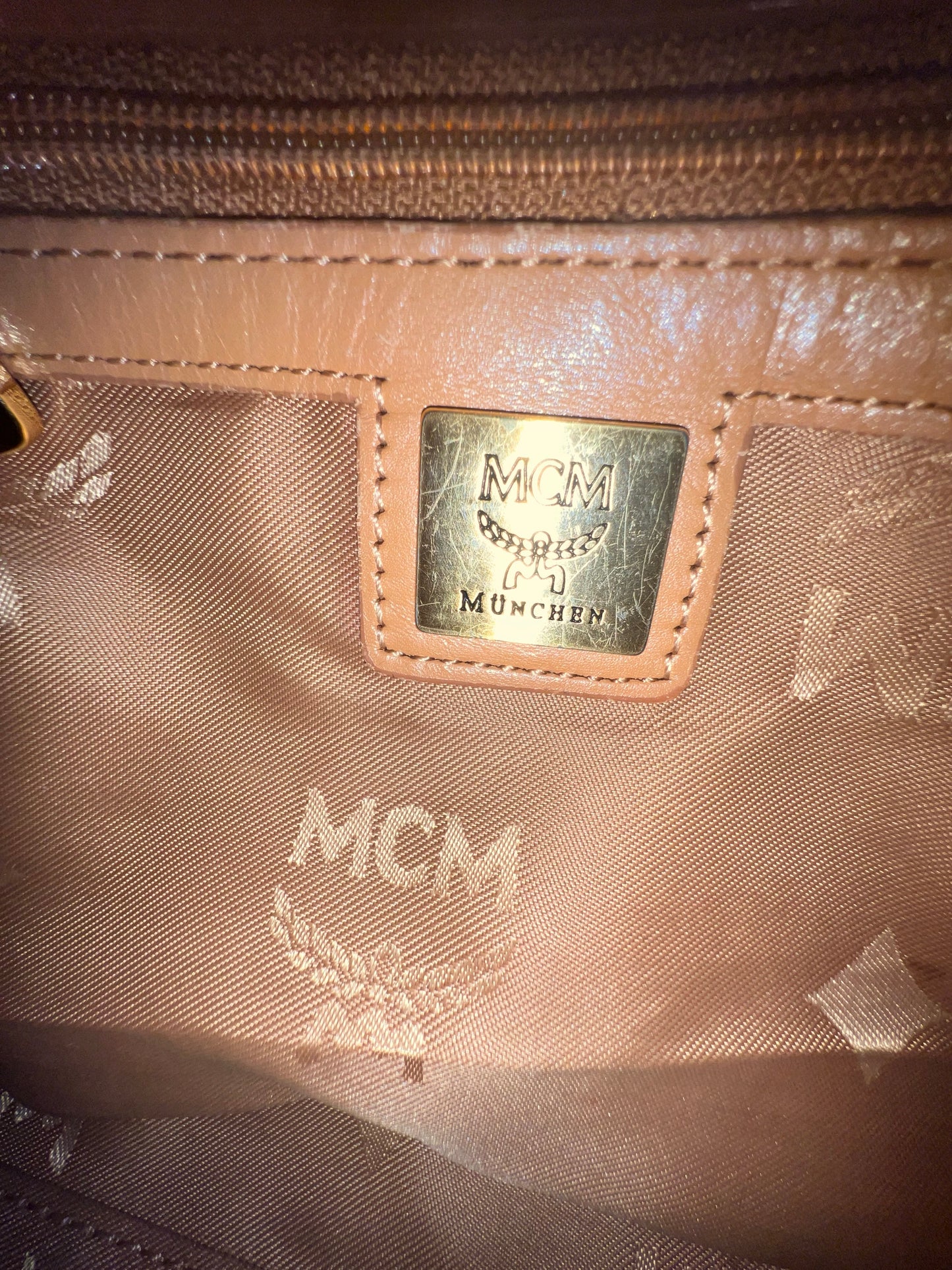 MCM COGNAC BOSTON 20 w/ STRAP