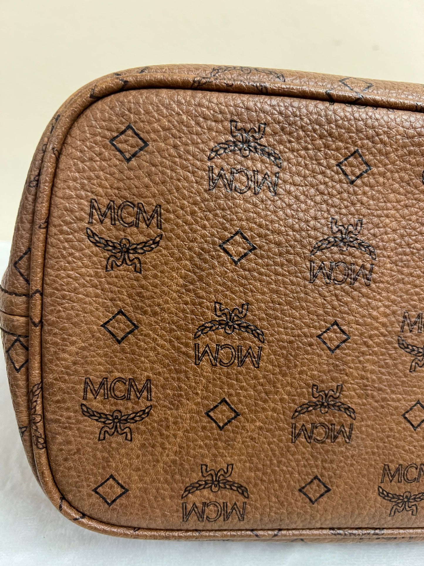 MCM CHOCO W/ BONE BLUE STRPES MM
