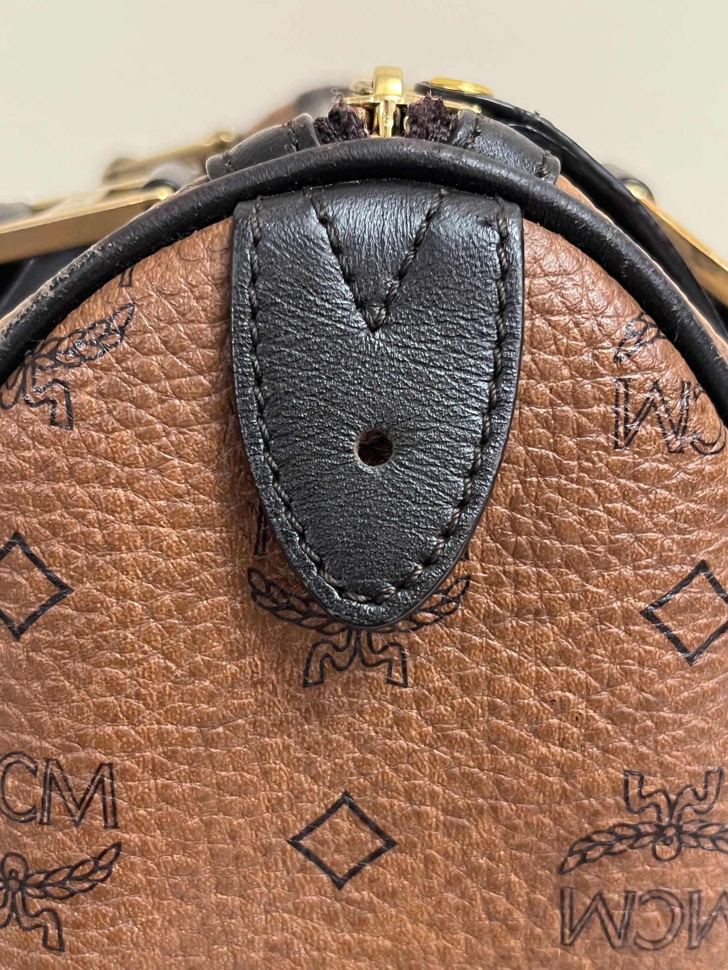 MCM BOSTON CHOCO 25 w/ BONE