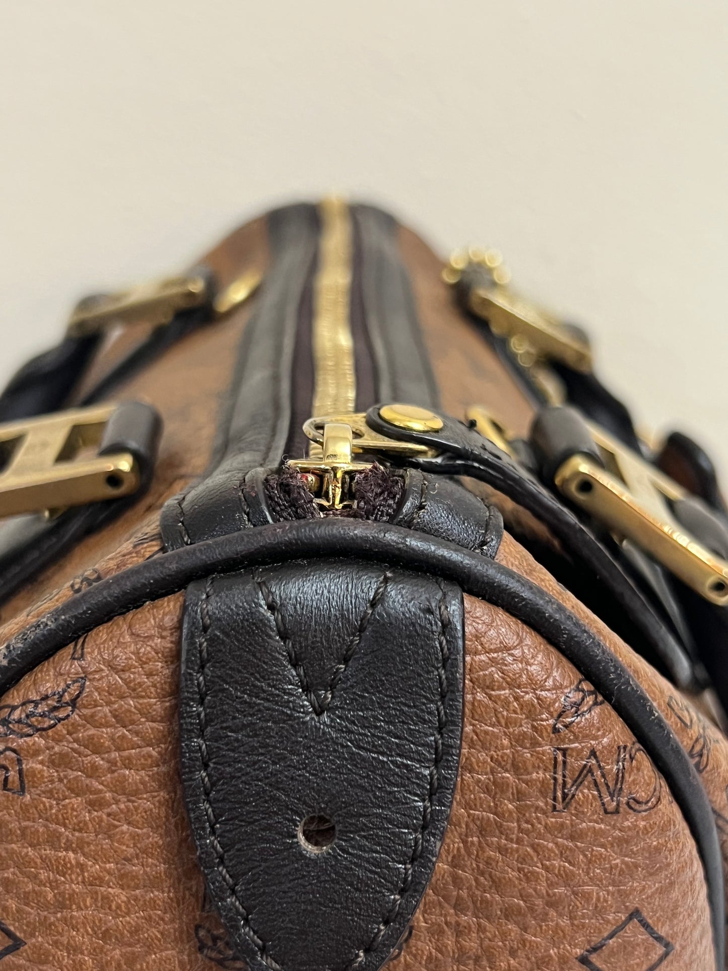 MCM BOSTON CHOCO 25 w/ BONE