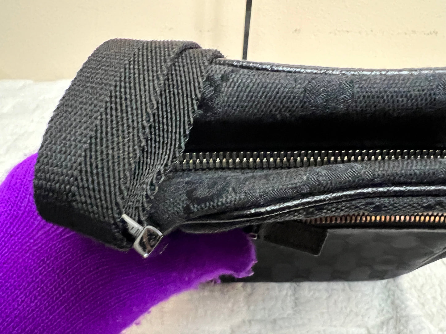 G _ G CROSSBODY BLACK