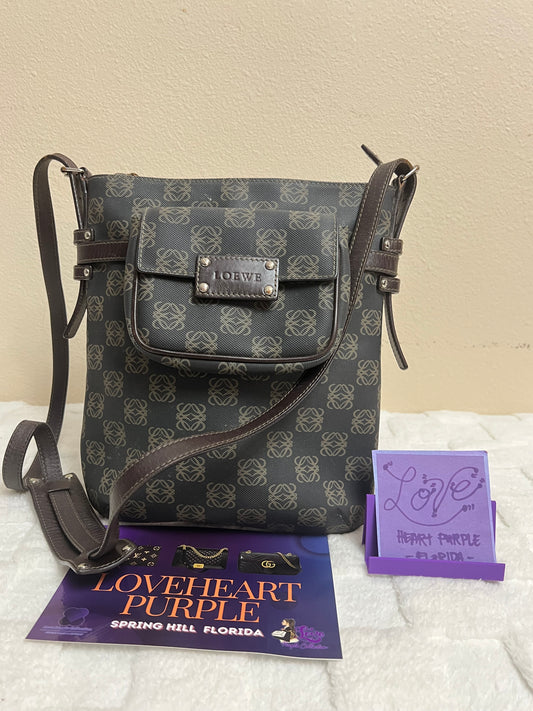 L _ O _ E _ W _ E CROSSBODY