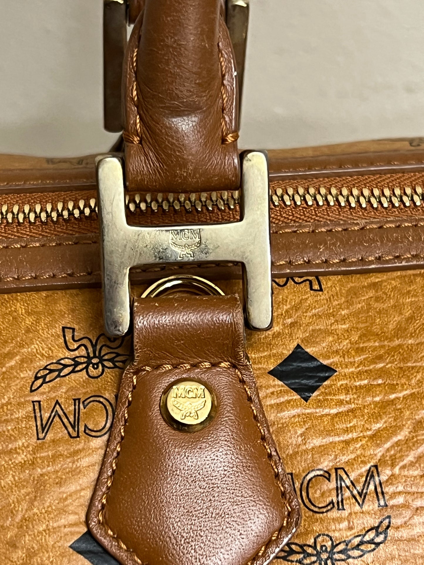 MCM DUFFLE 40 COGNAC