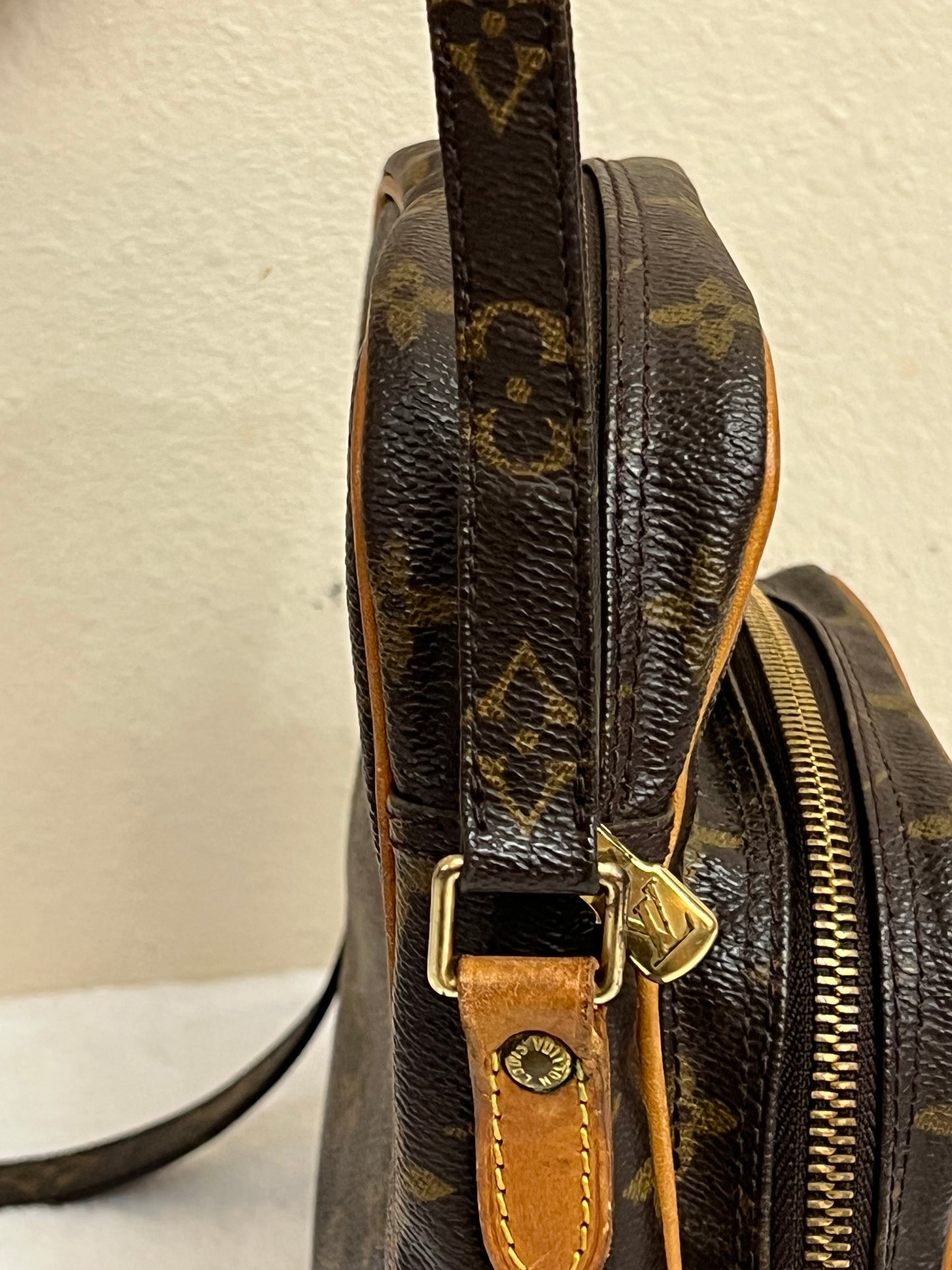AMAZON CROSSBODY
