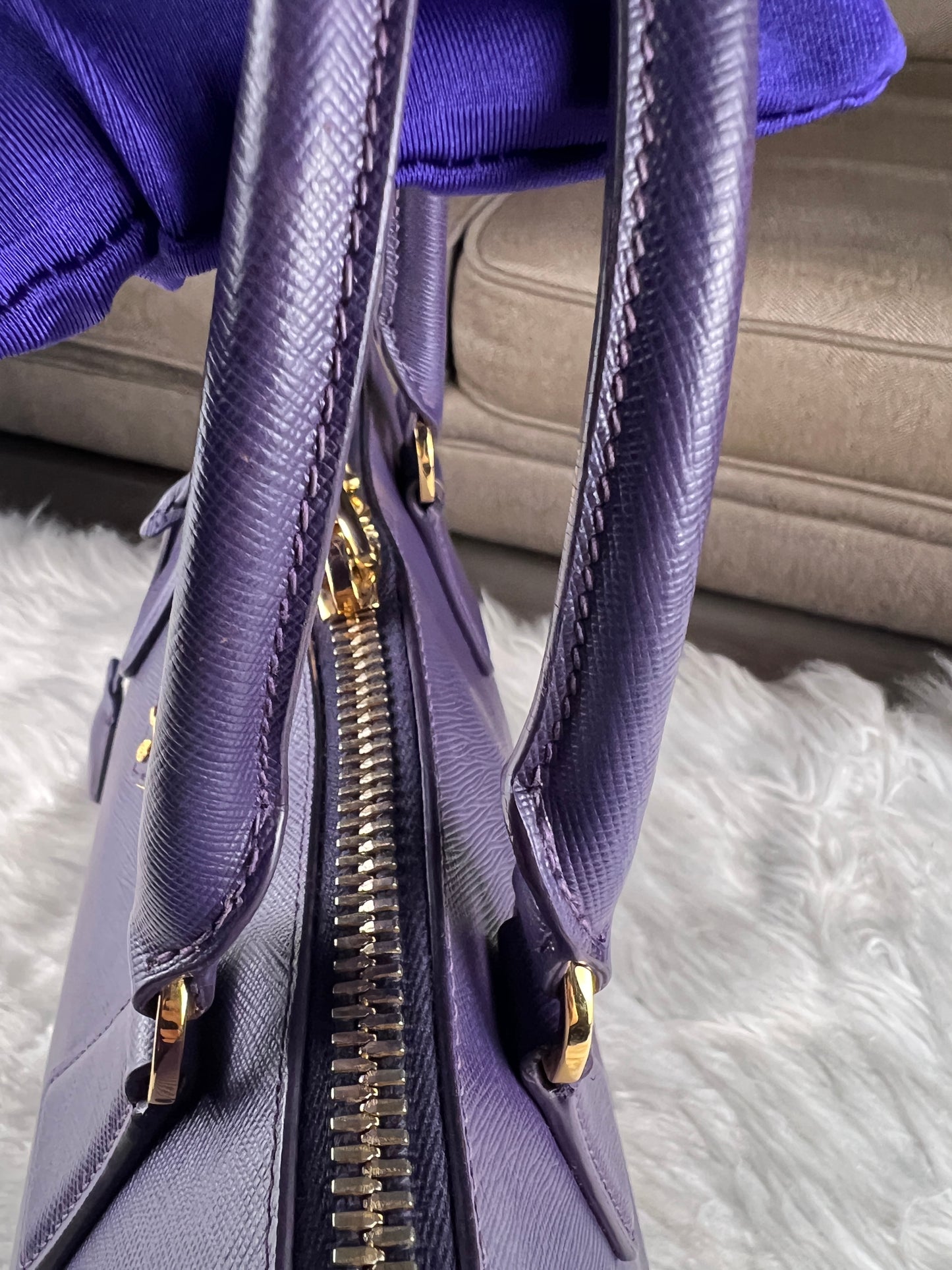 SAFFIANO PROMENADE HANDBAG