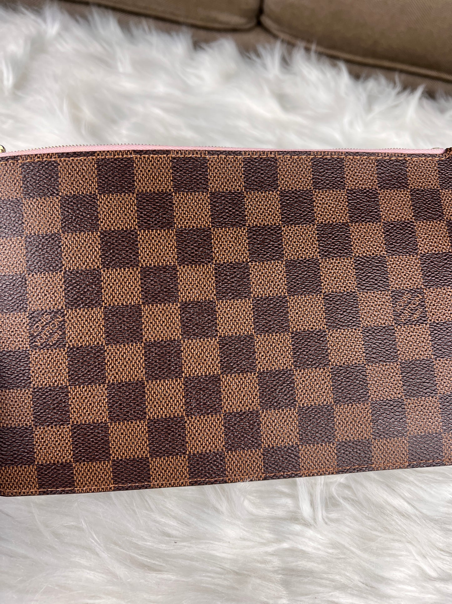 NEVERFULL POCHETTE MM DAMIER / LIGHT PINK INTERIOR