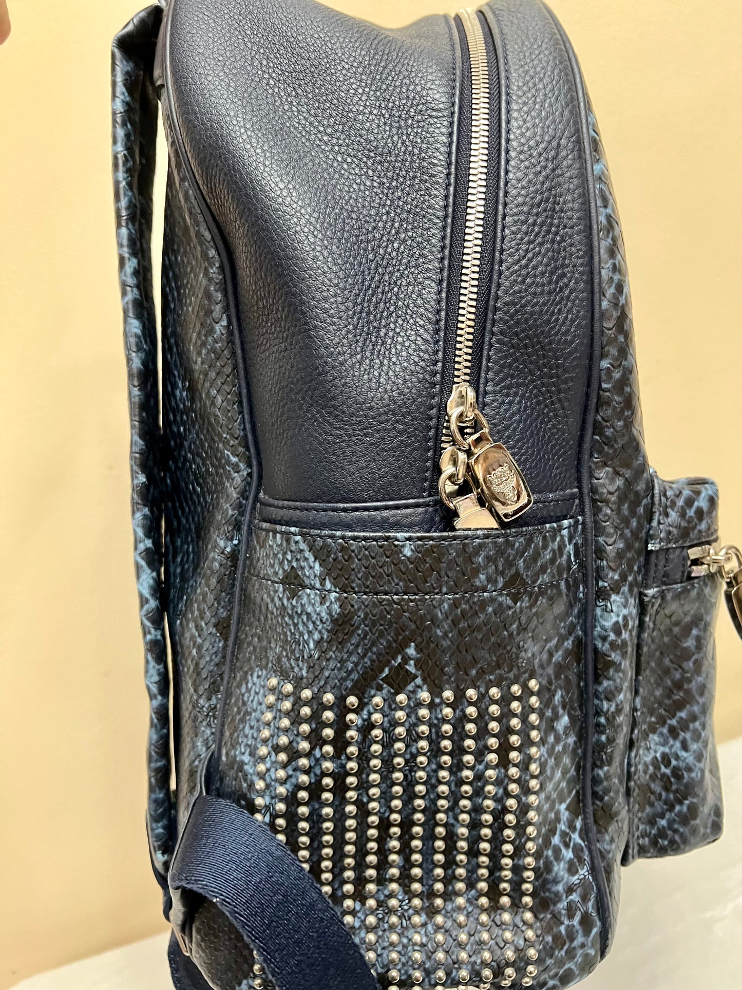 MCM BAGPACK SNAKESKIN LIMITED EDITION BLUE