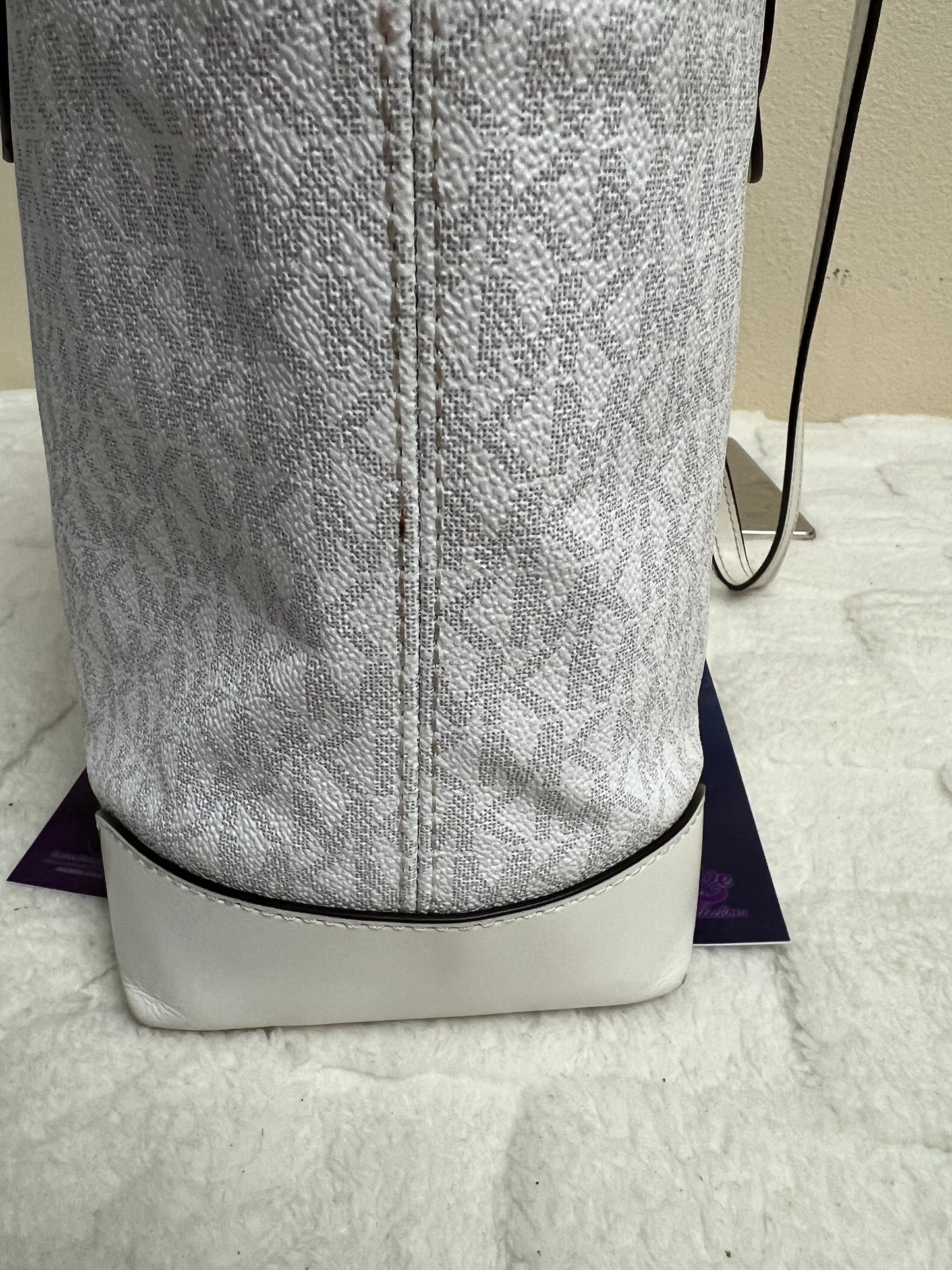 MK TOTE W/POUCH