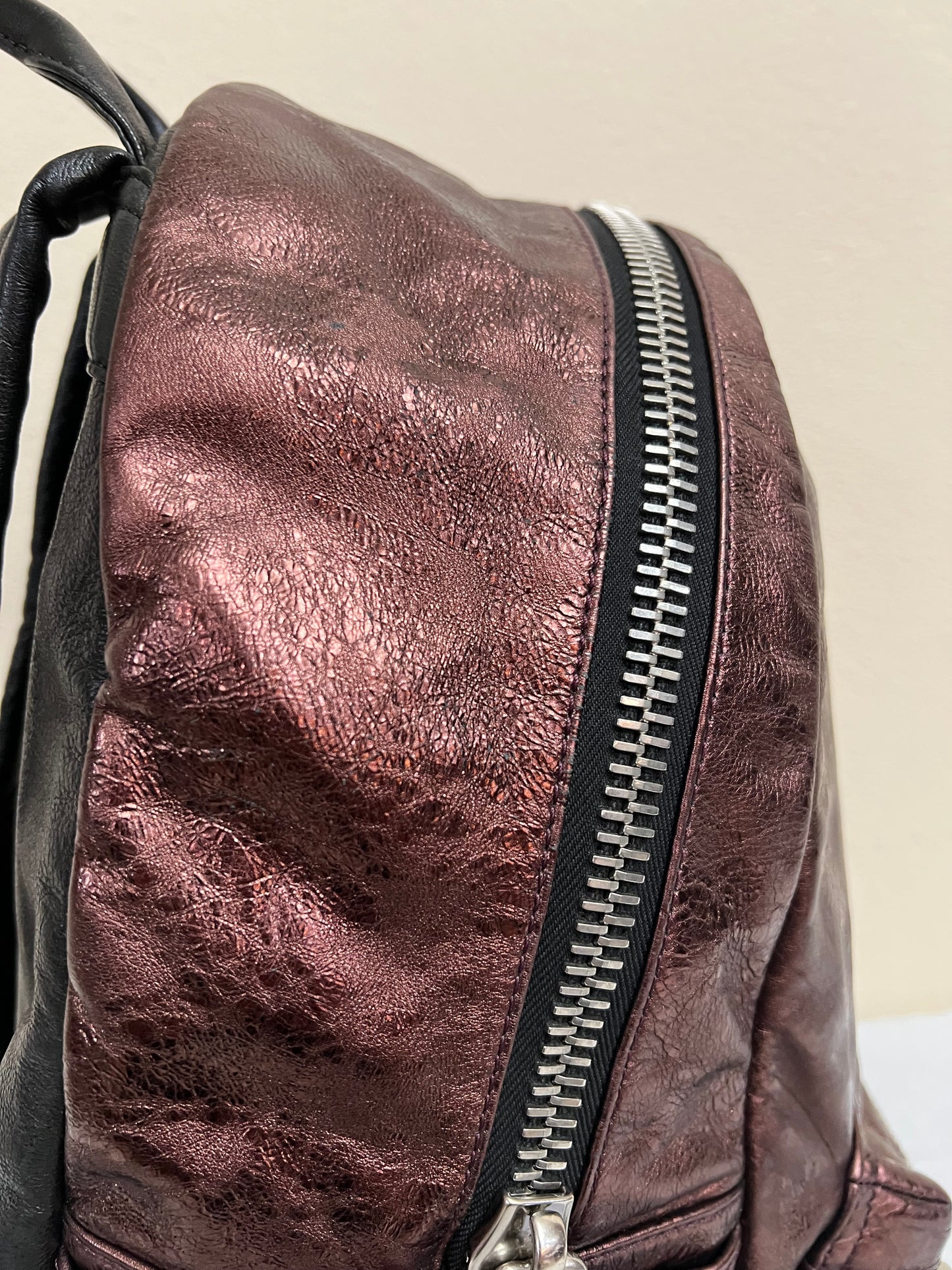 MCM BAGPACK MAROON METALLIC LEATHER
