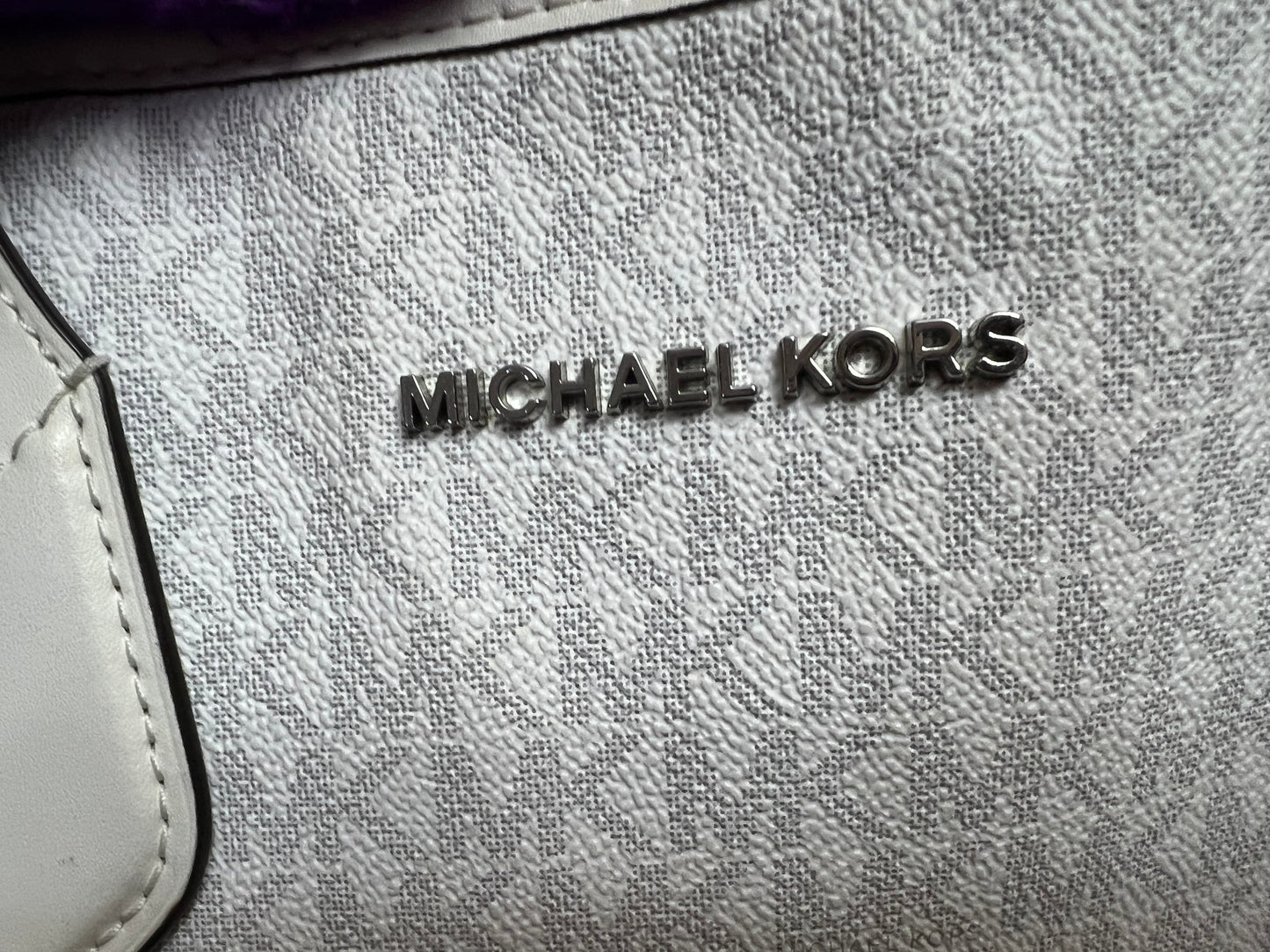 MK TOTE W/POUCH