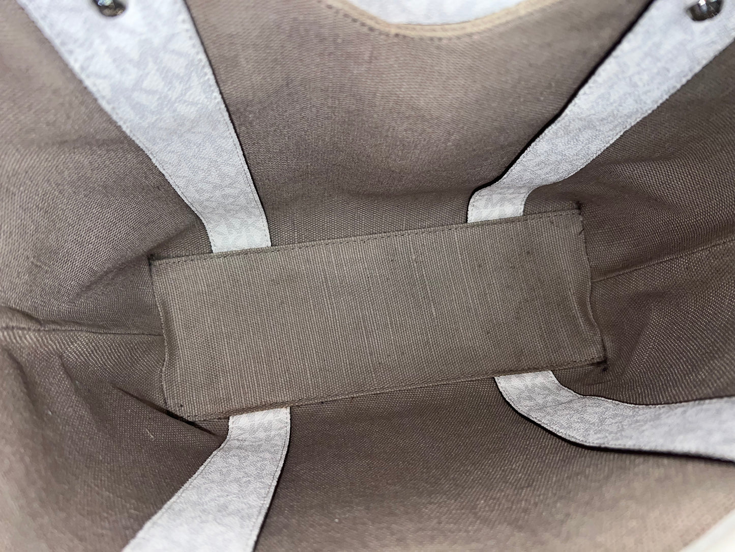 MK TOTE W/POUCH