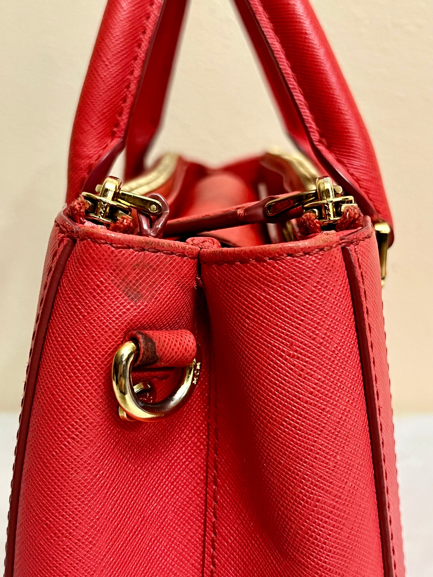 MCM SAFFIANO RED