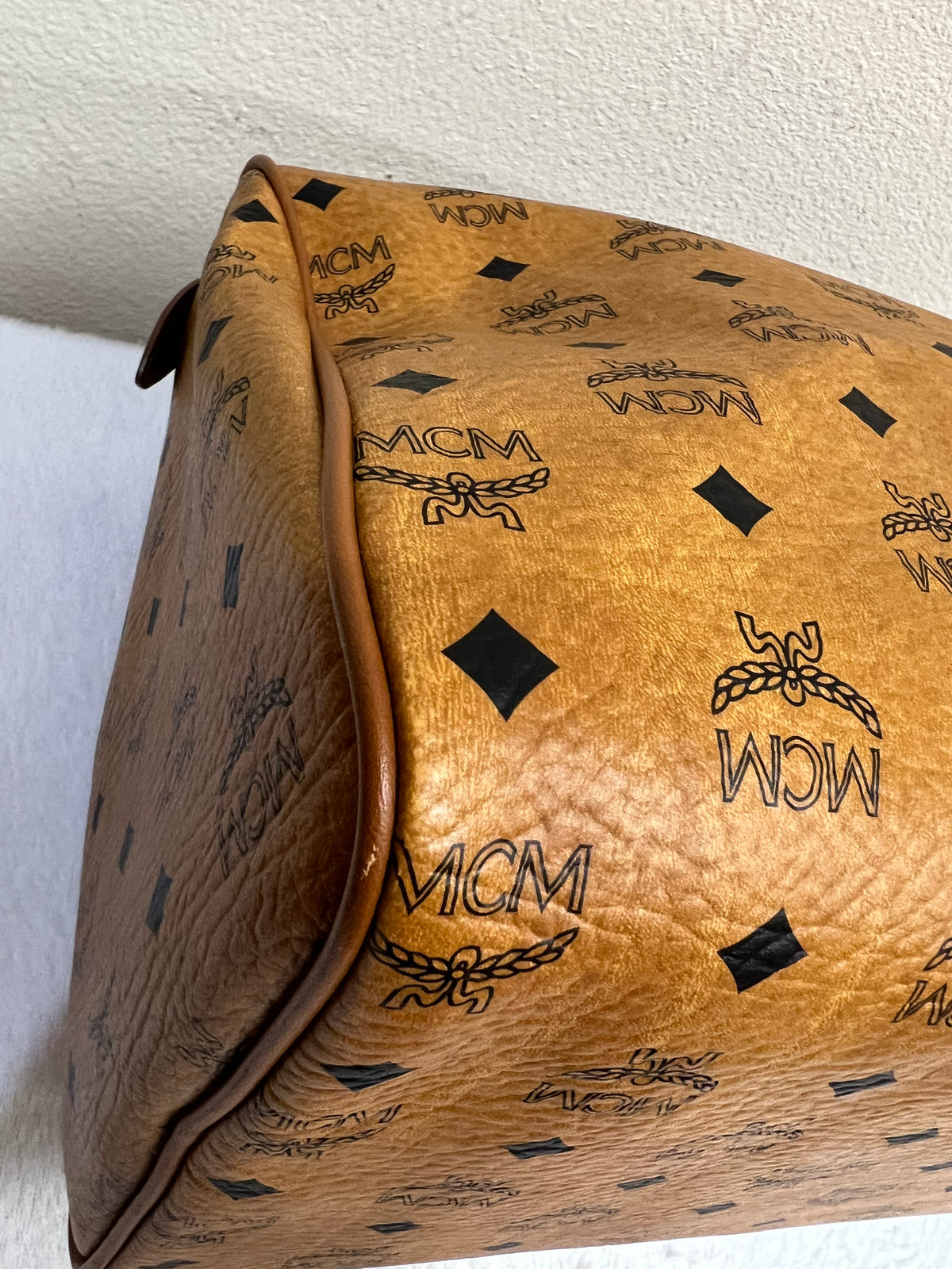 MCM DUFFLE 40 COGNAC