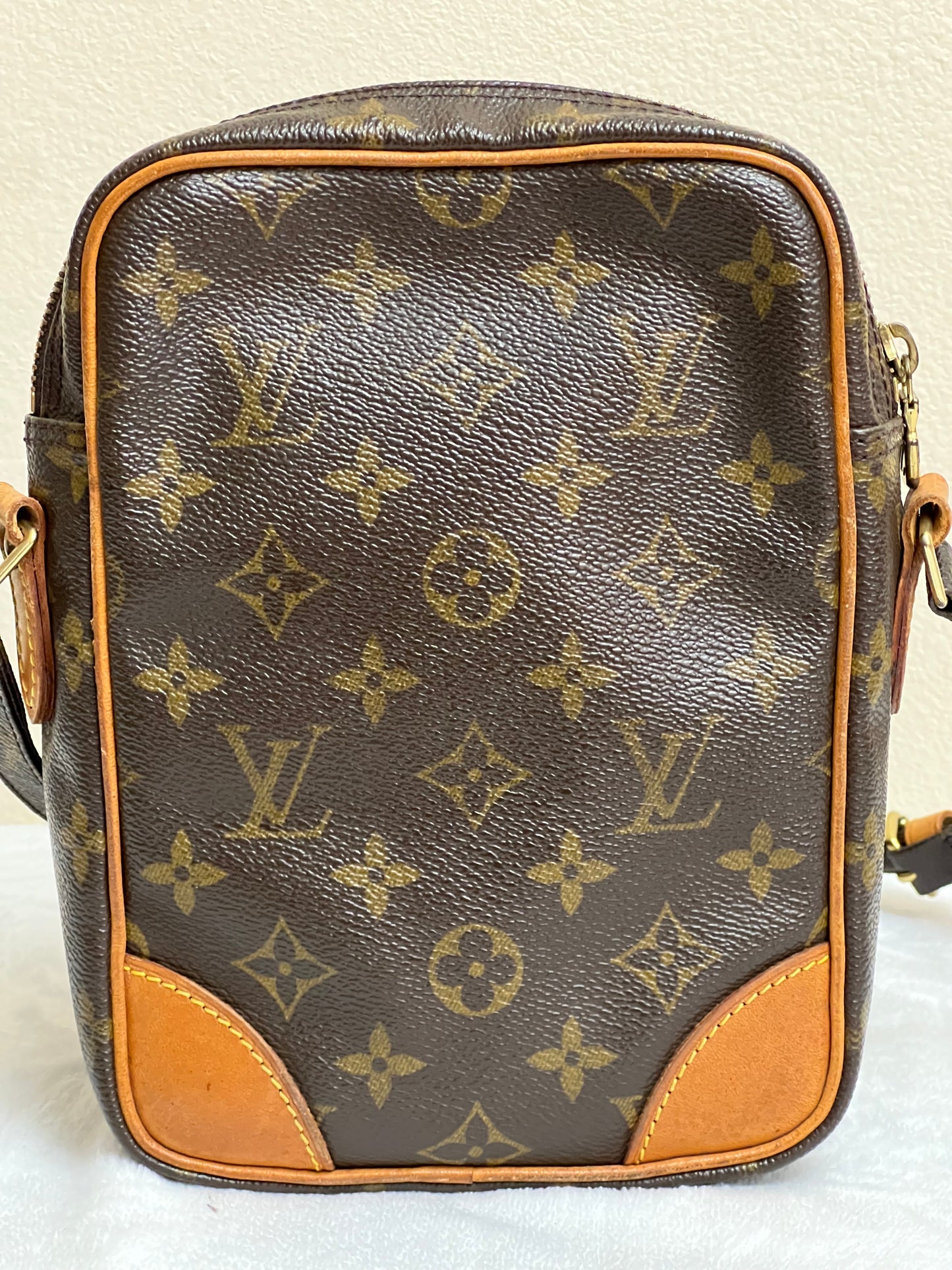AMAZON CROSSBODY