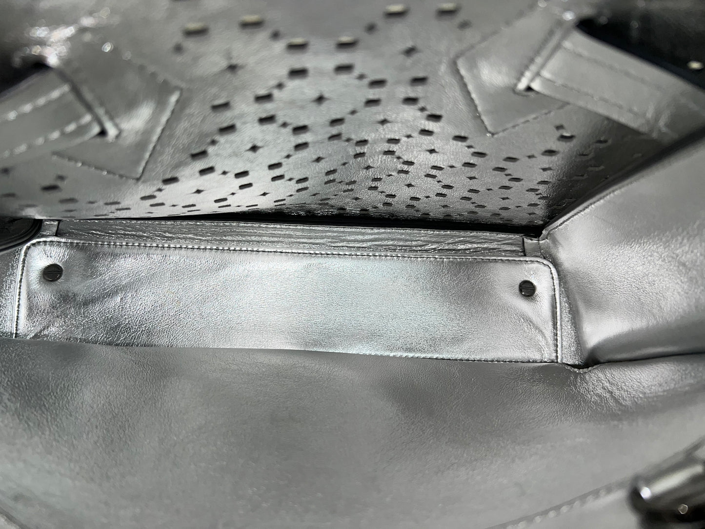 MCM PORFORATED TOTE BLACK