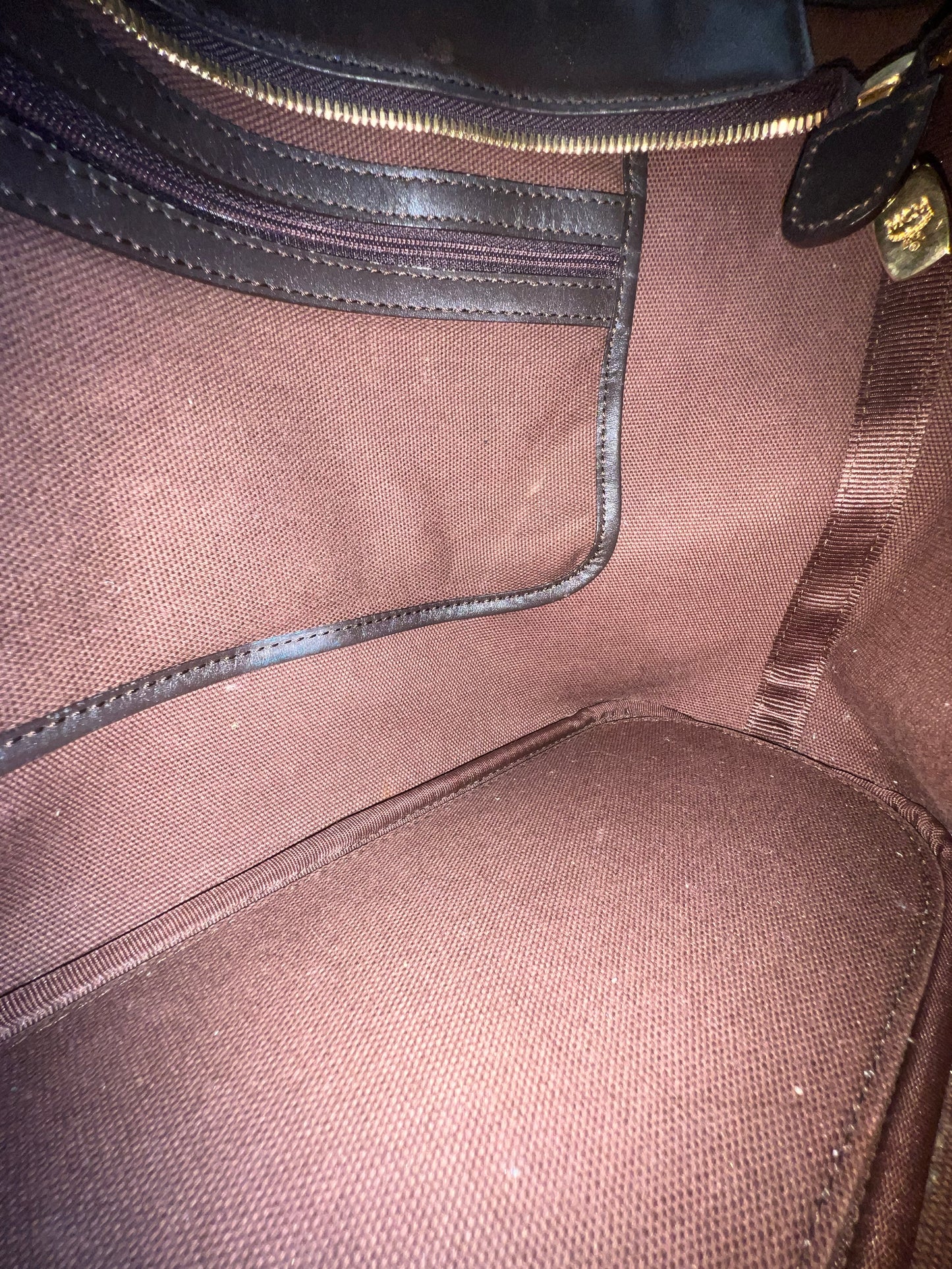 MCM CHOCO TOTE W/ BONE MM