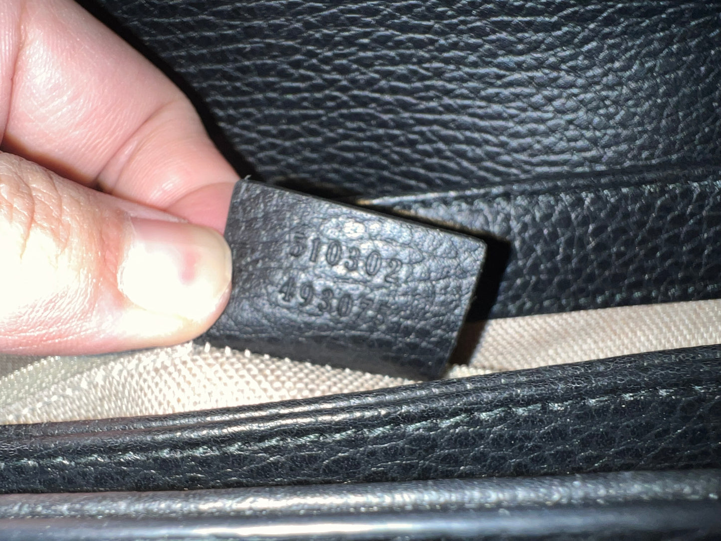 INTERLOCKING BLACK SHW 2