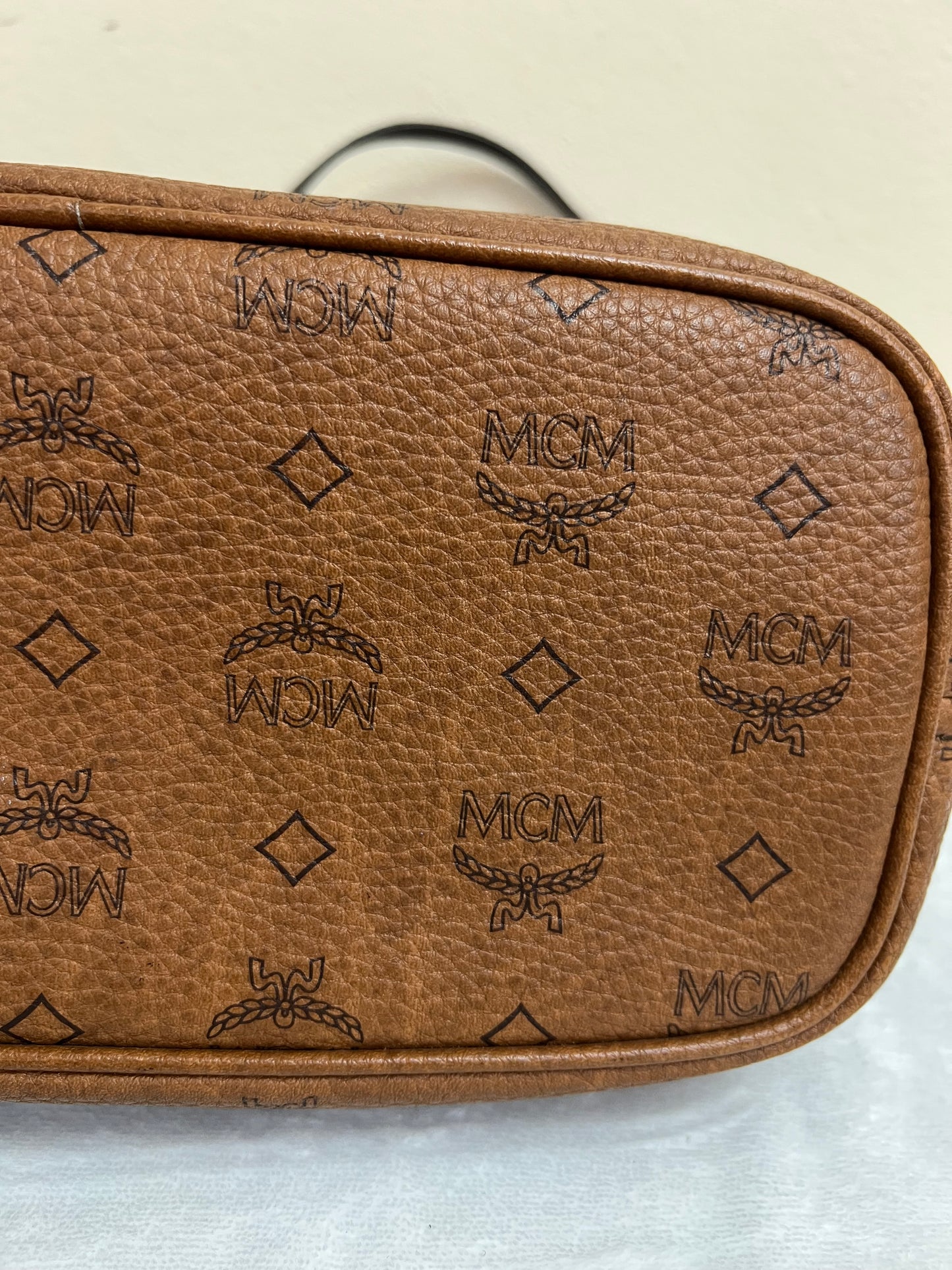 MCM CHOCO TOTE W/ BONE MM