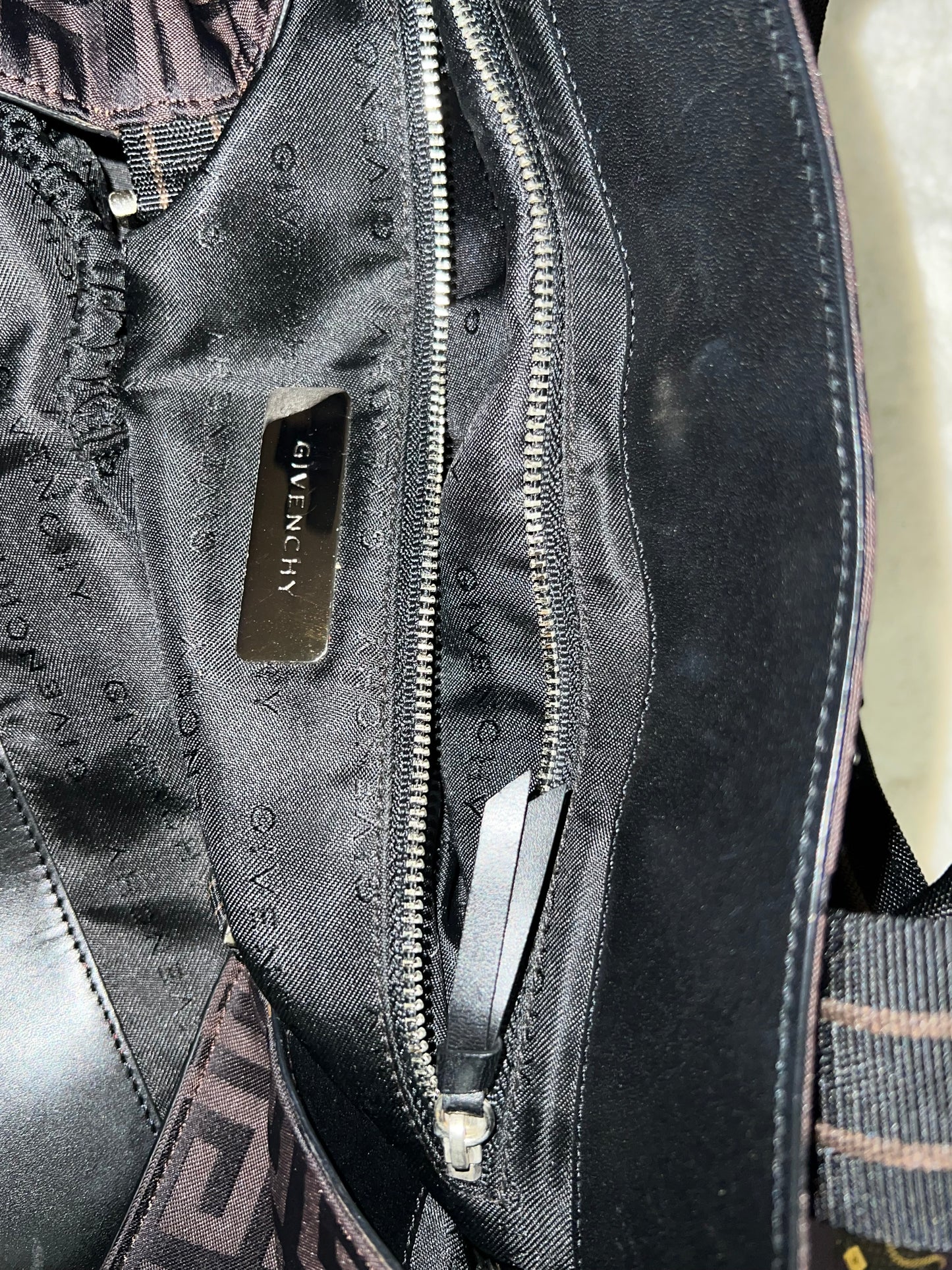 G_I_V_E_N_C_H_Y TOTE