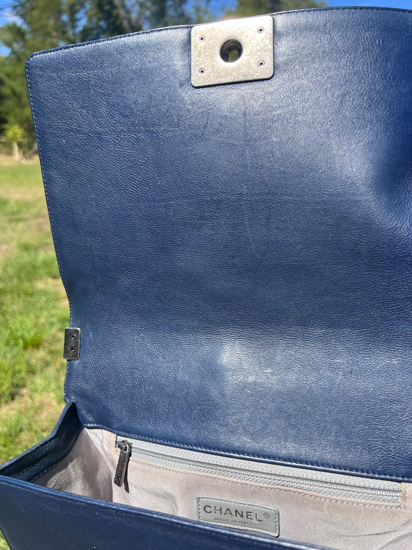 BOY FLAP CALFSKIN MEDIUM NM NAVY