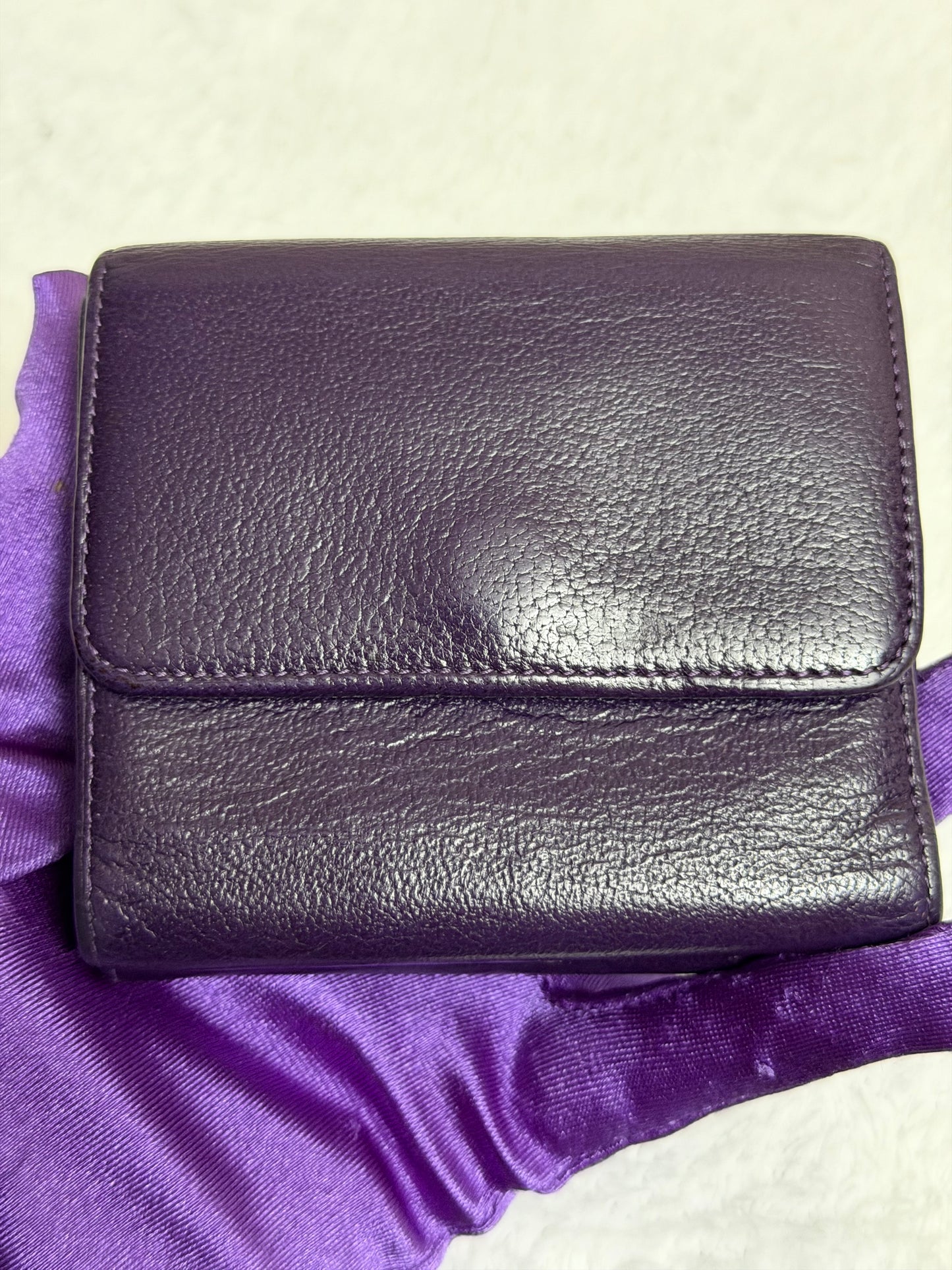 COMPACT WALLET