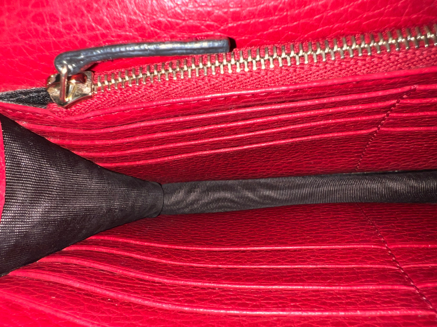 INTERLOCKING WALLET ON CHAIN