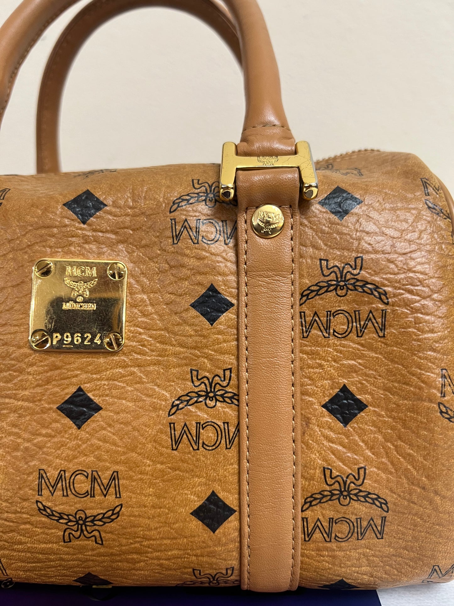 MCM COGNAC BOSTON 20 w/ STRAP