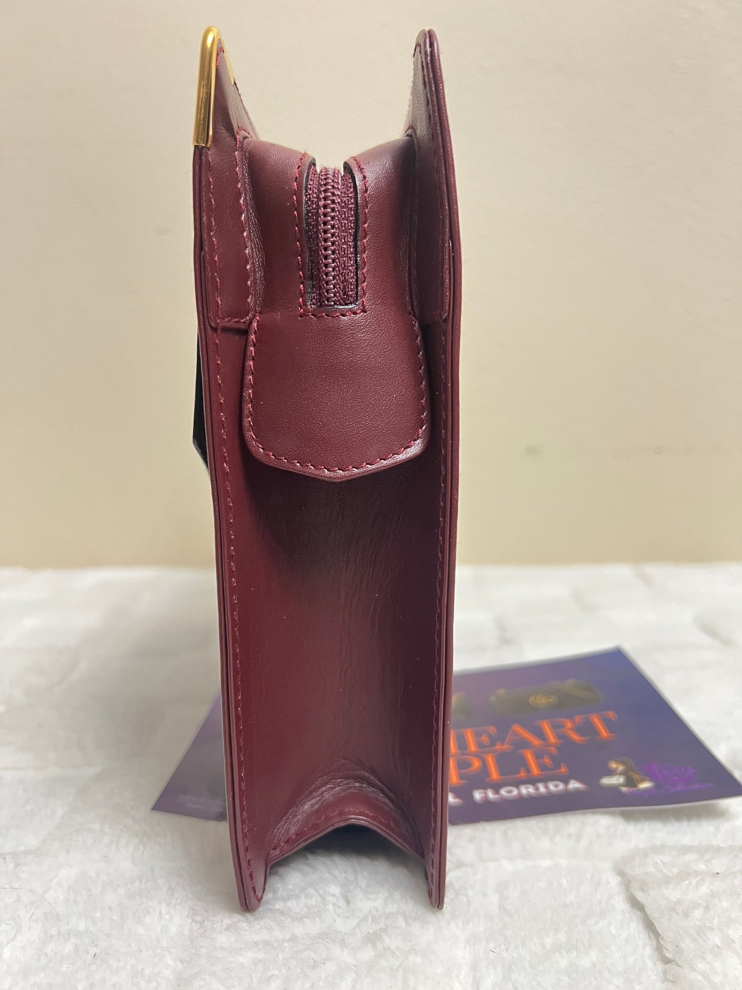 C_ A _ R _ T _ I _ E _ R CLUTCH MAROON