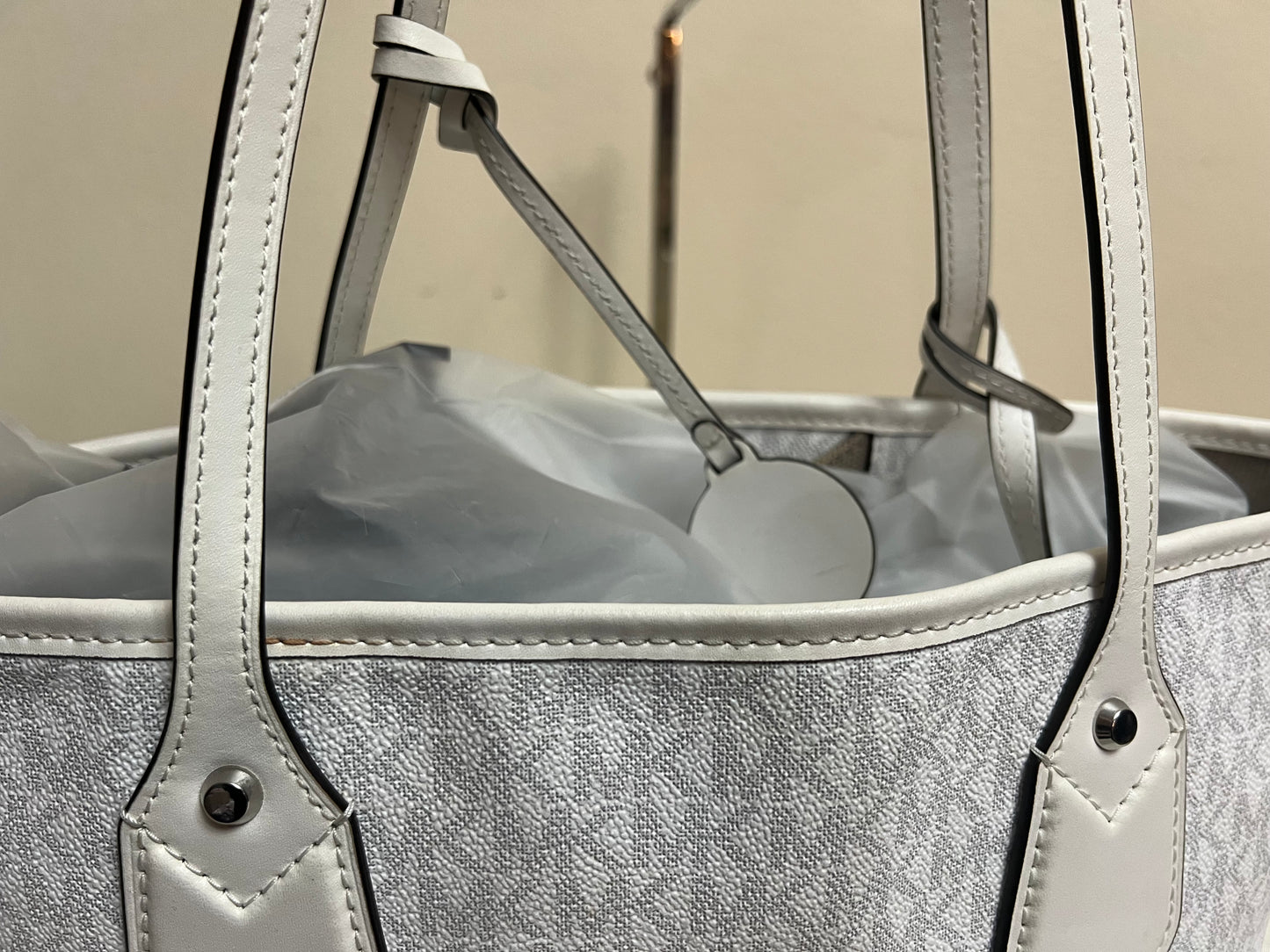 MK TOTE W/POUCH