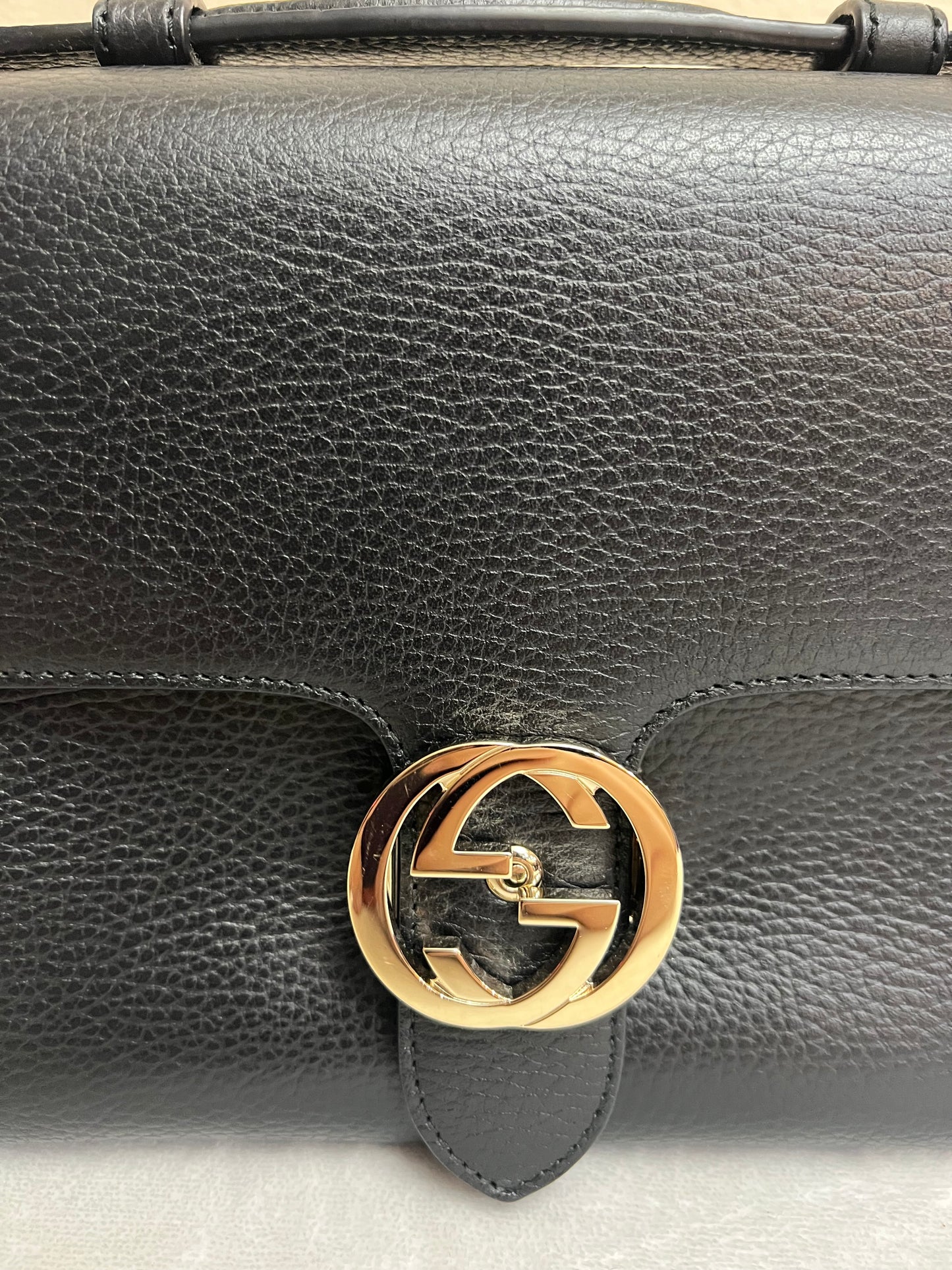 INTERLOCKING BLACK SHW 2