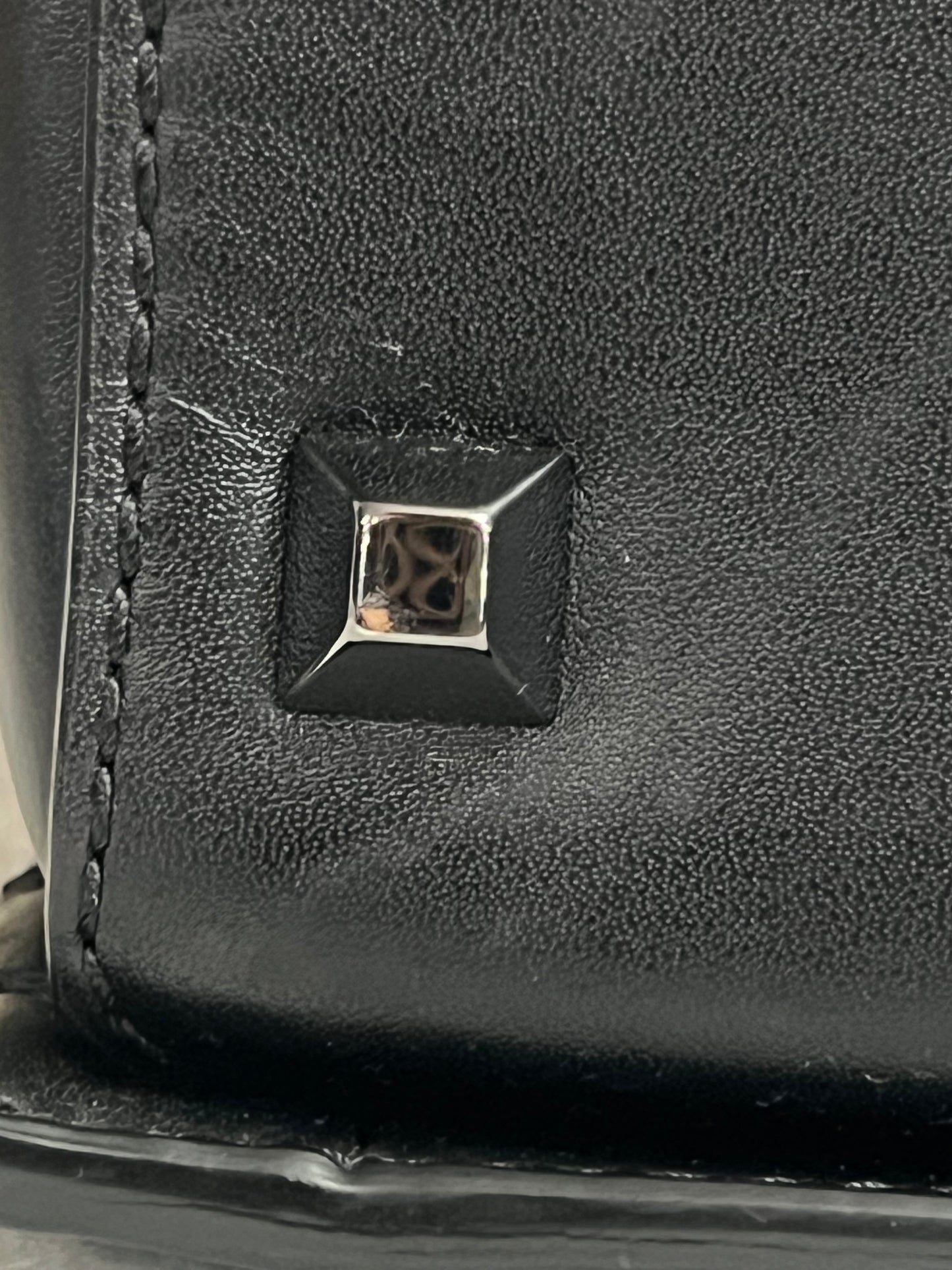 MCM PORFORATED TOTE BLACK