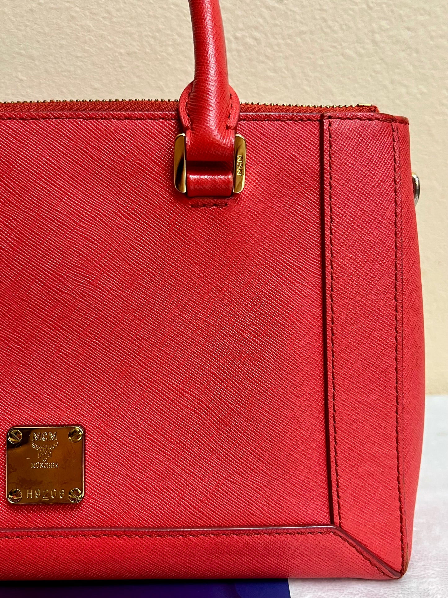 MCM SAFFIANO RED