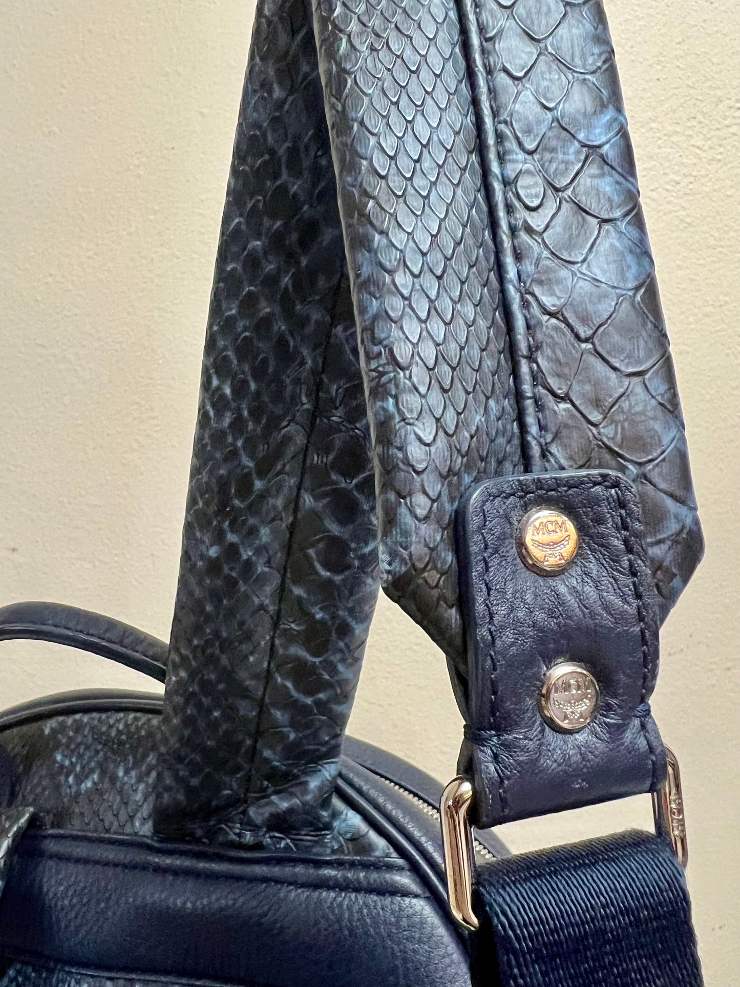 MCM BAGPACK SNAKESKIN LIMITED EDITION BLUE